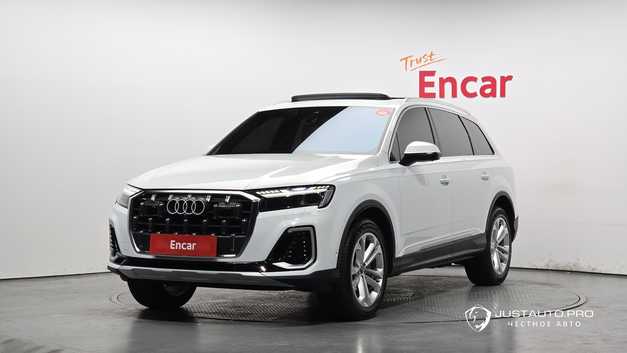 Автомобиль Audi Q7