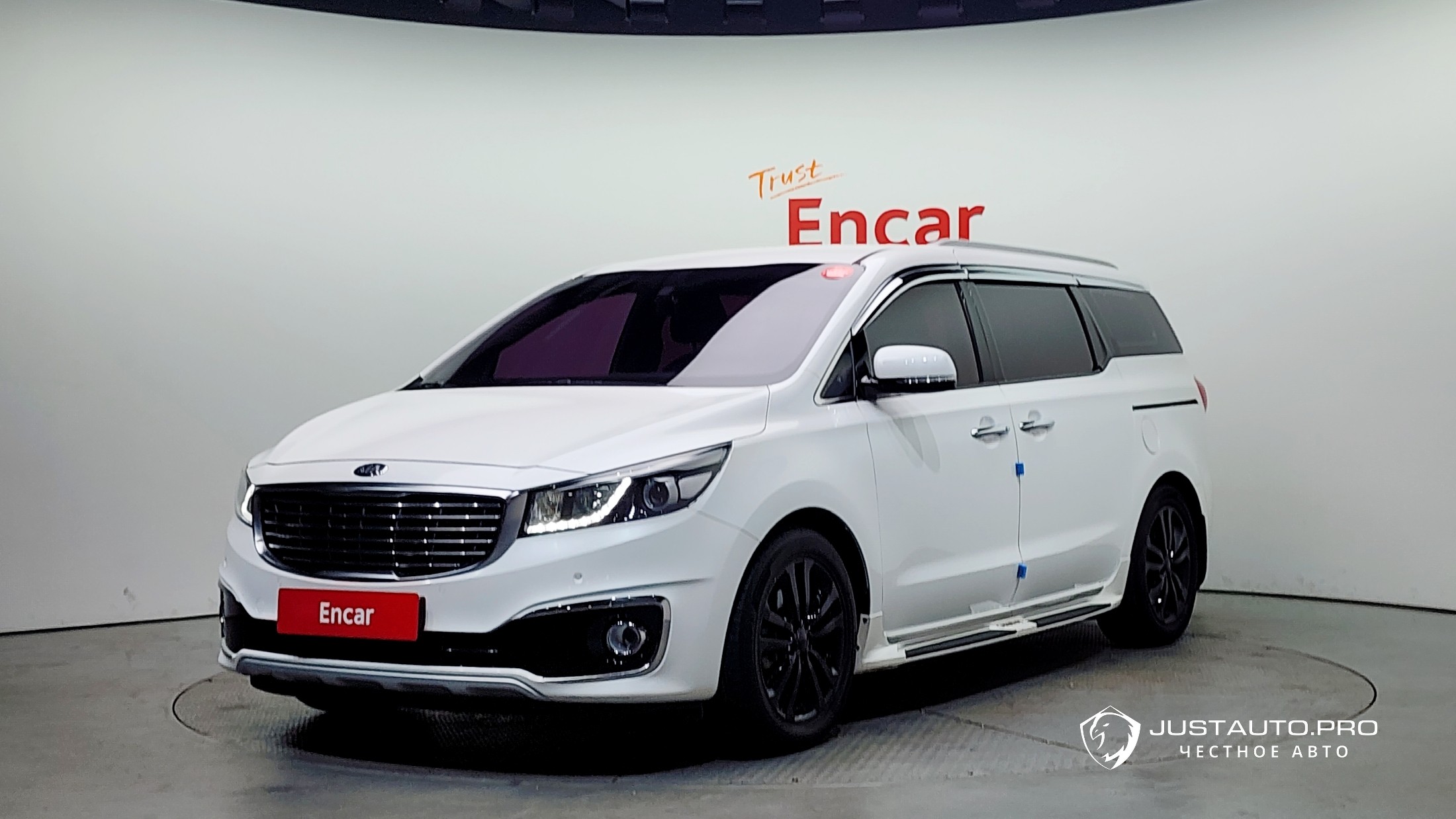 Автомобиль Kia Canival