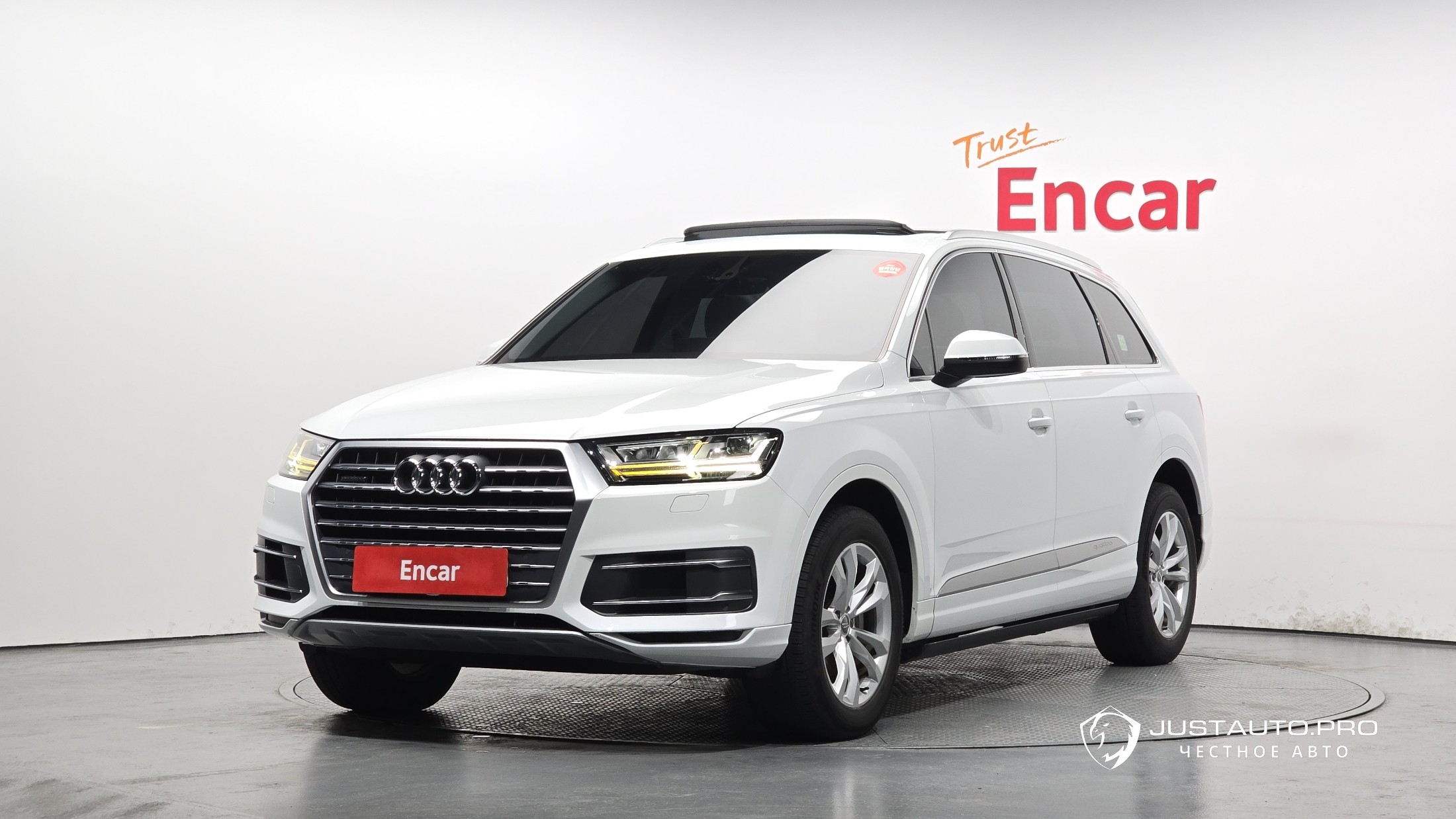 Автомобиль Audi Q7