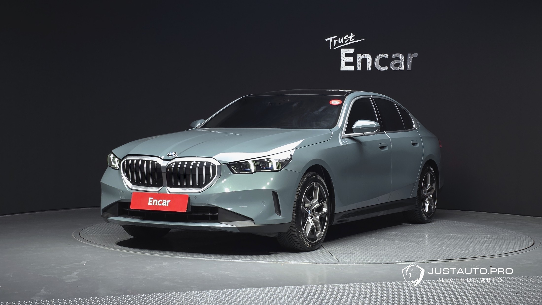 Автомобиль BMW 5-Series