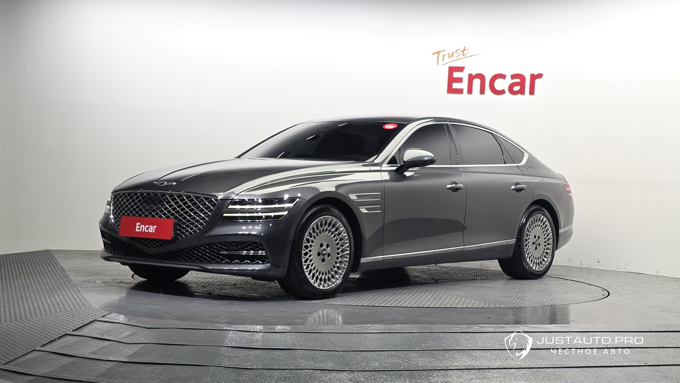 Автомобиль Genesis G80
