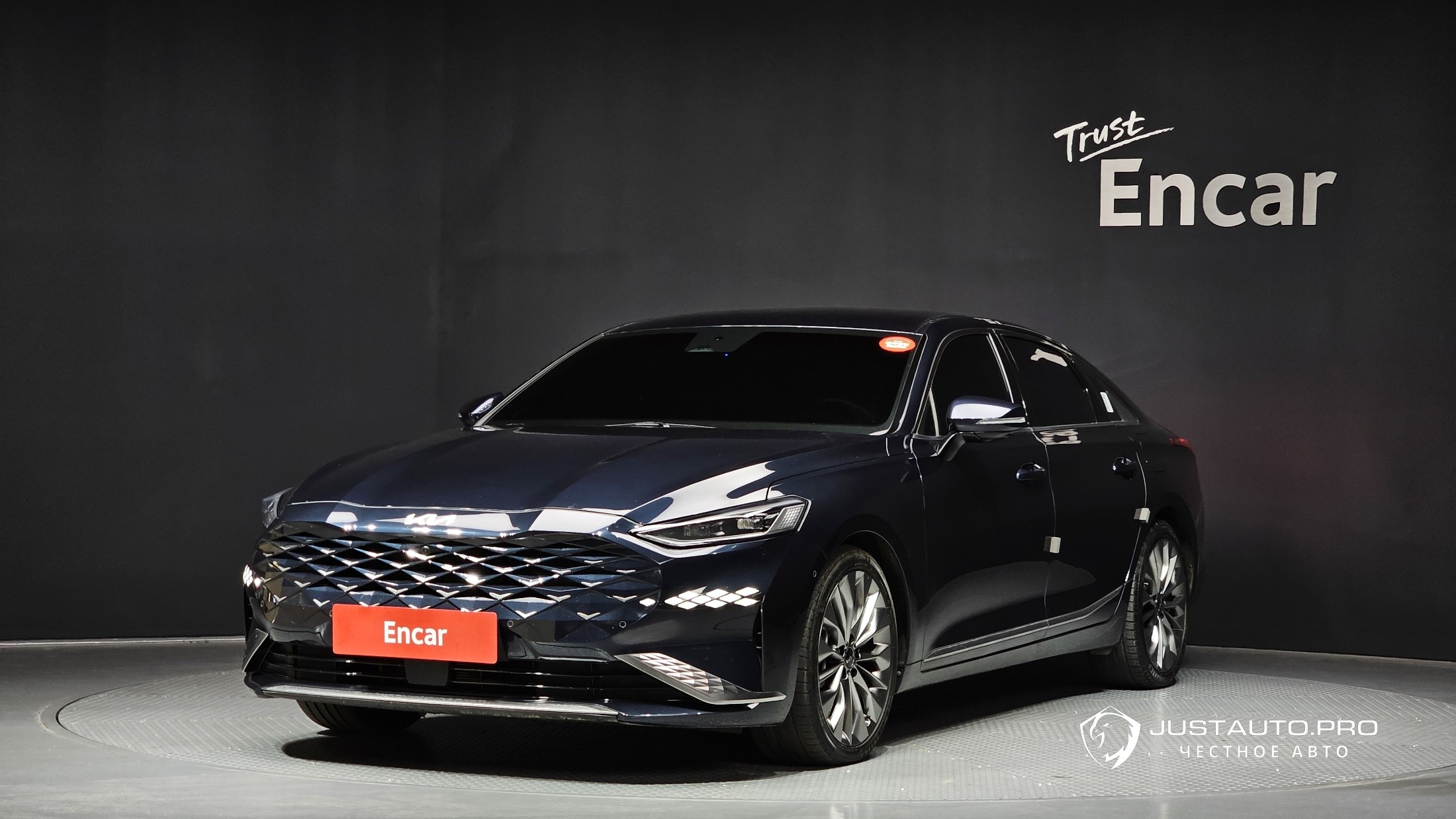Автомобиль Kia K8