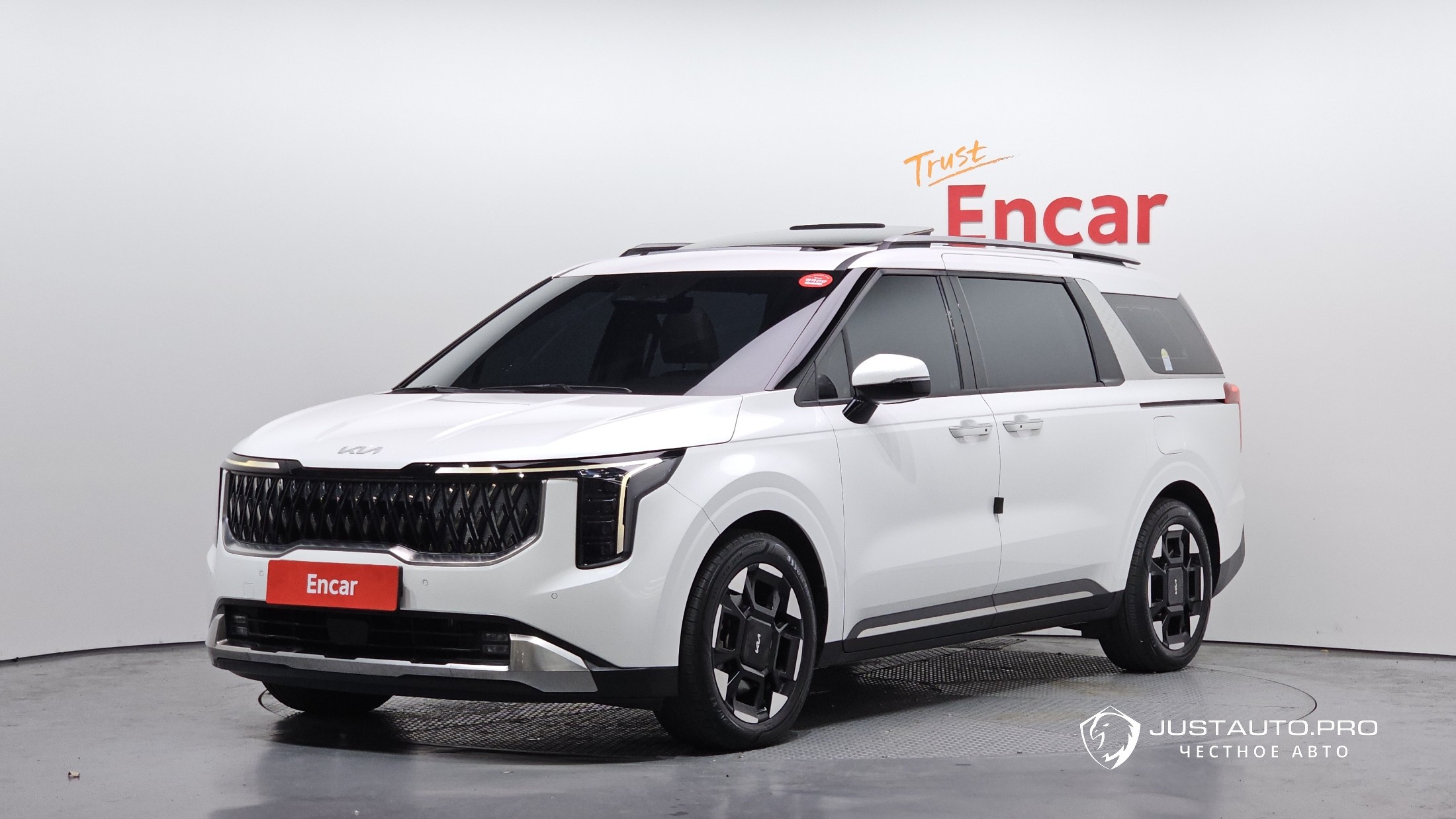 Автомобиль Kia Canival