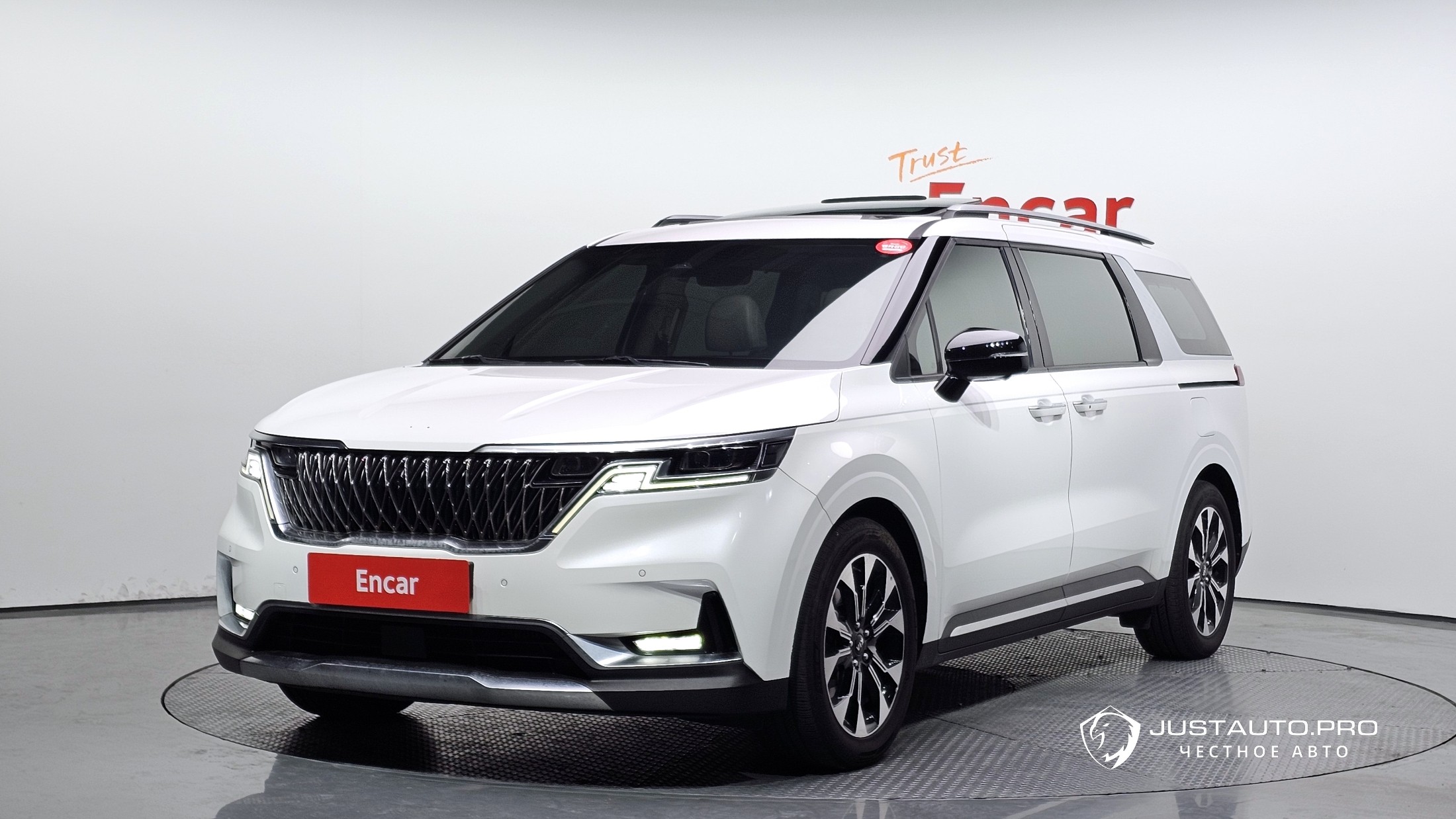 Автомобиль Kia Canival