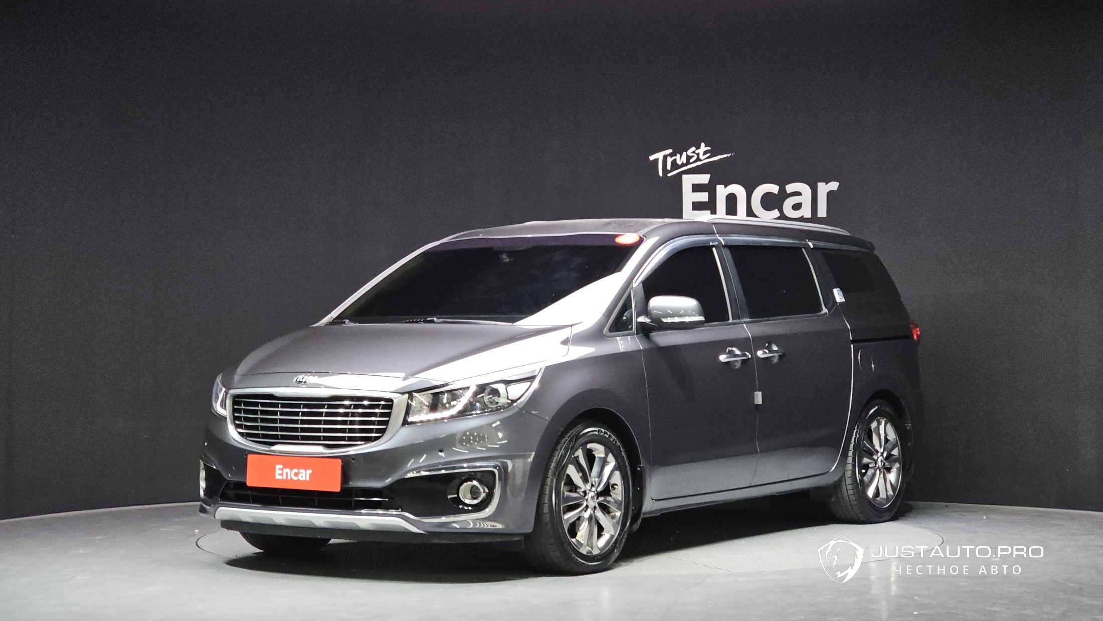 Автомобиль Kia Canival