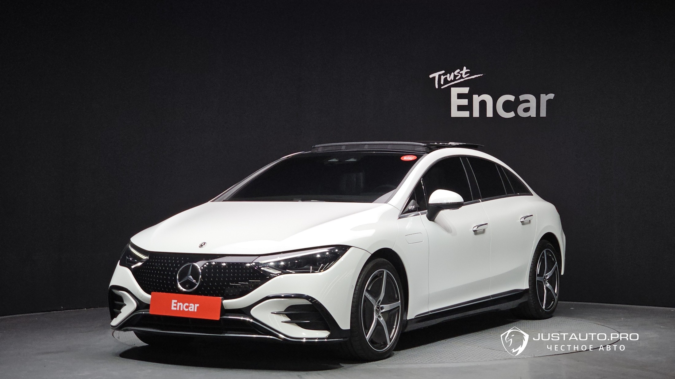 Автомобиль Mercedes-Benz EQE