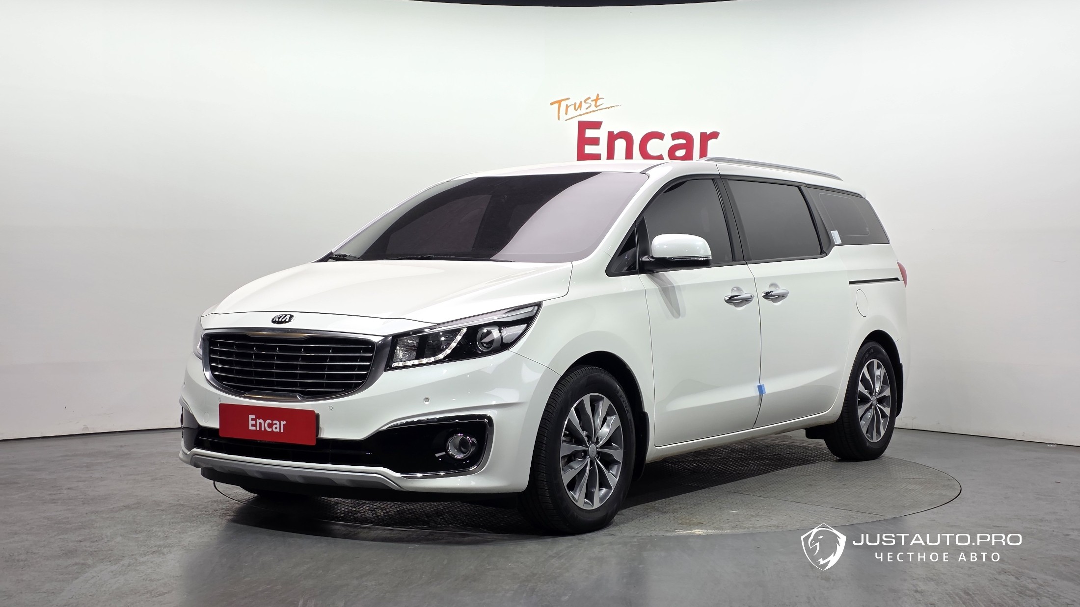 Автомобиль Kia Canival