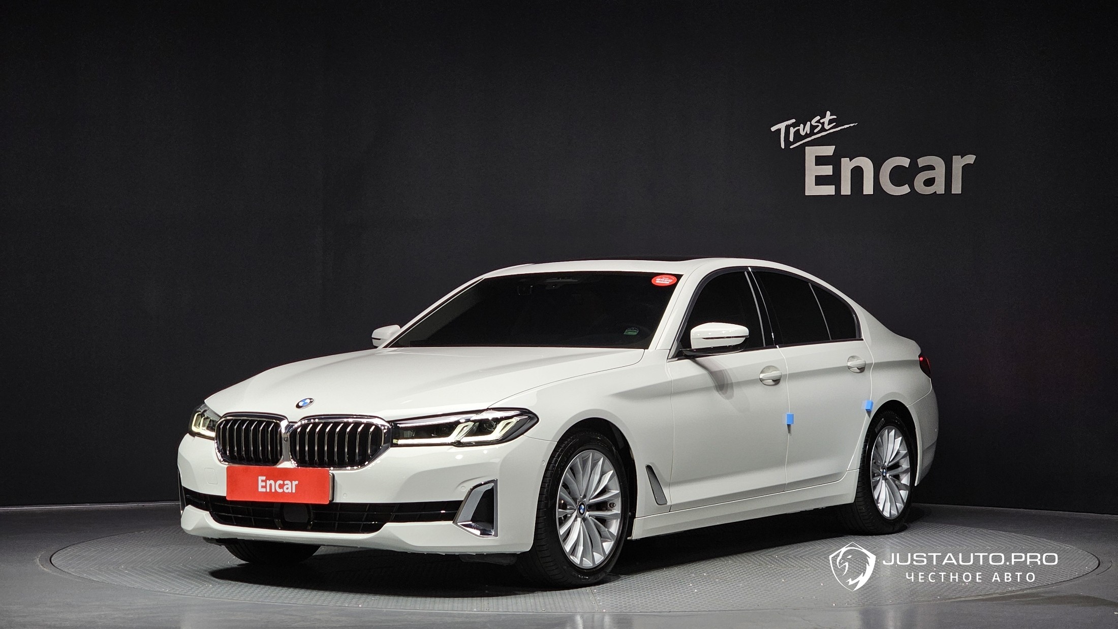 Автомобиль BMW 5-Series