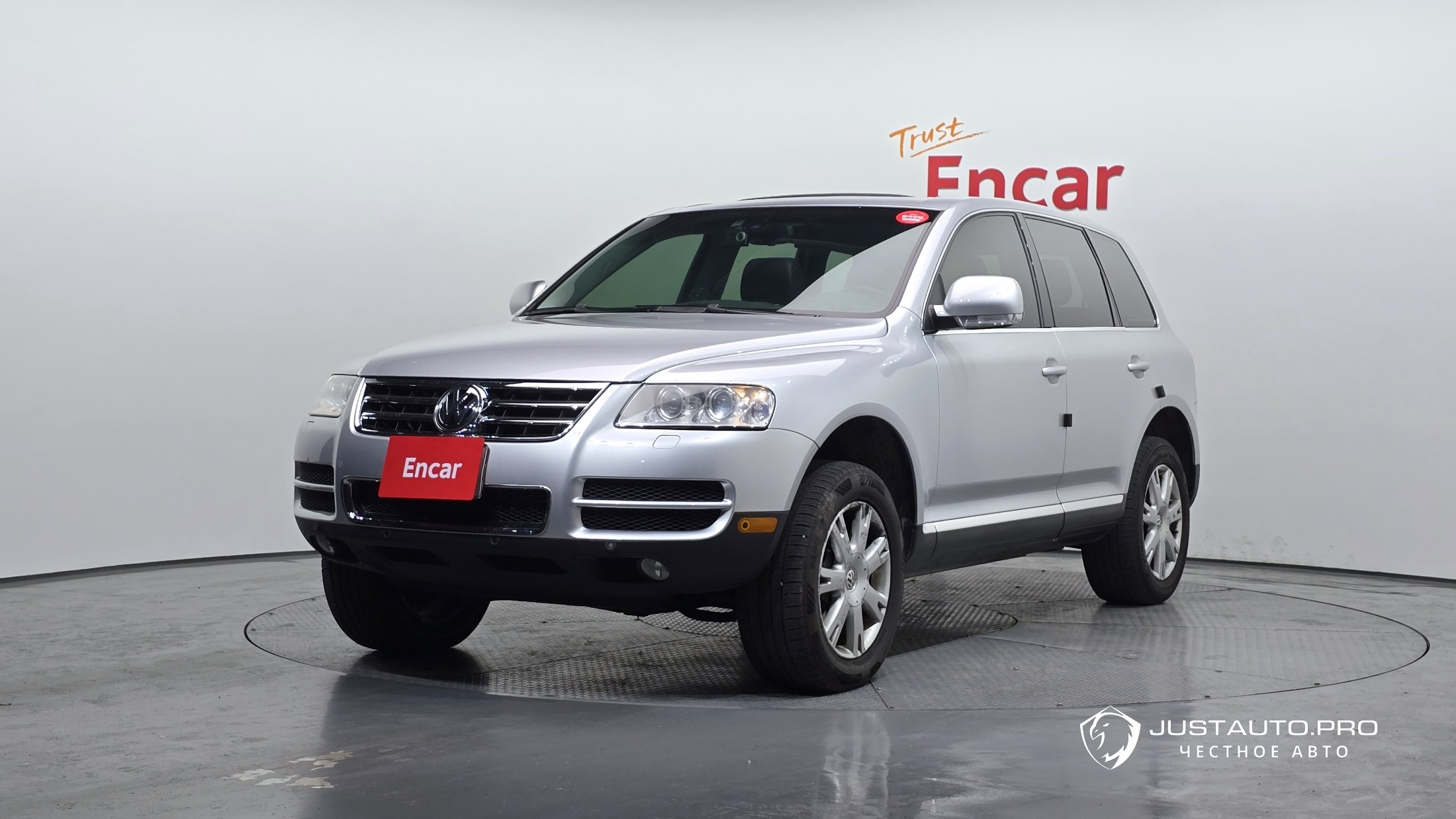 Автомобиль Volkswagen Touareg
