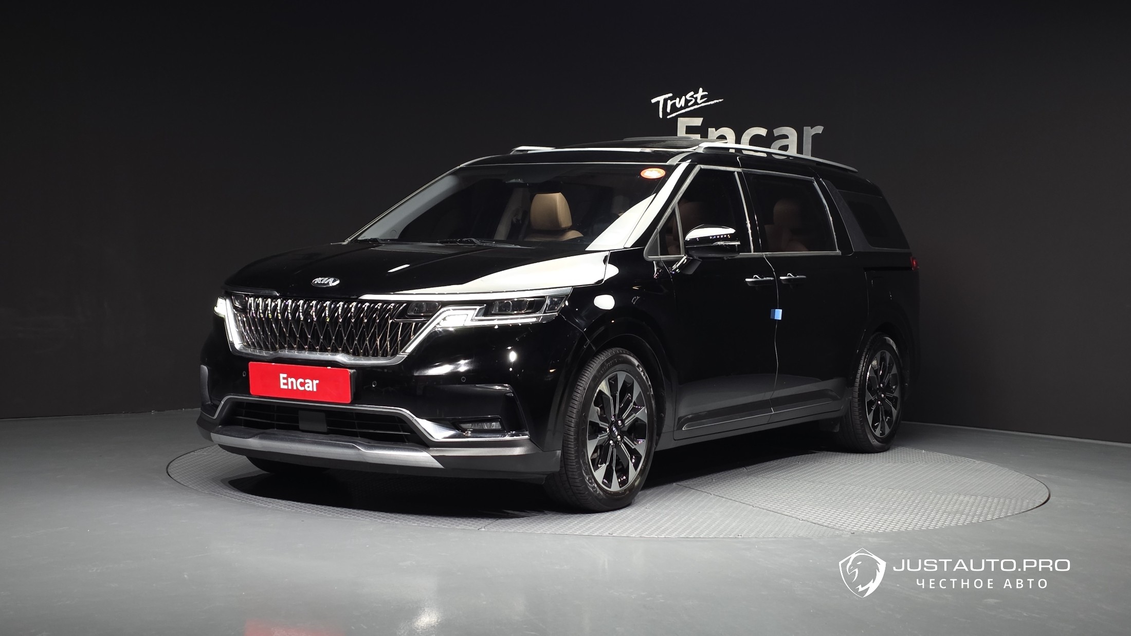 Автомобиль Kia Canival