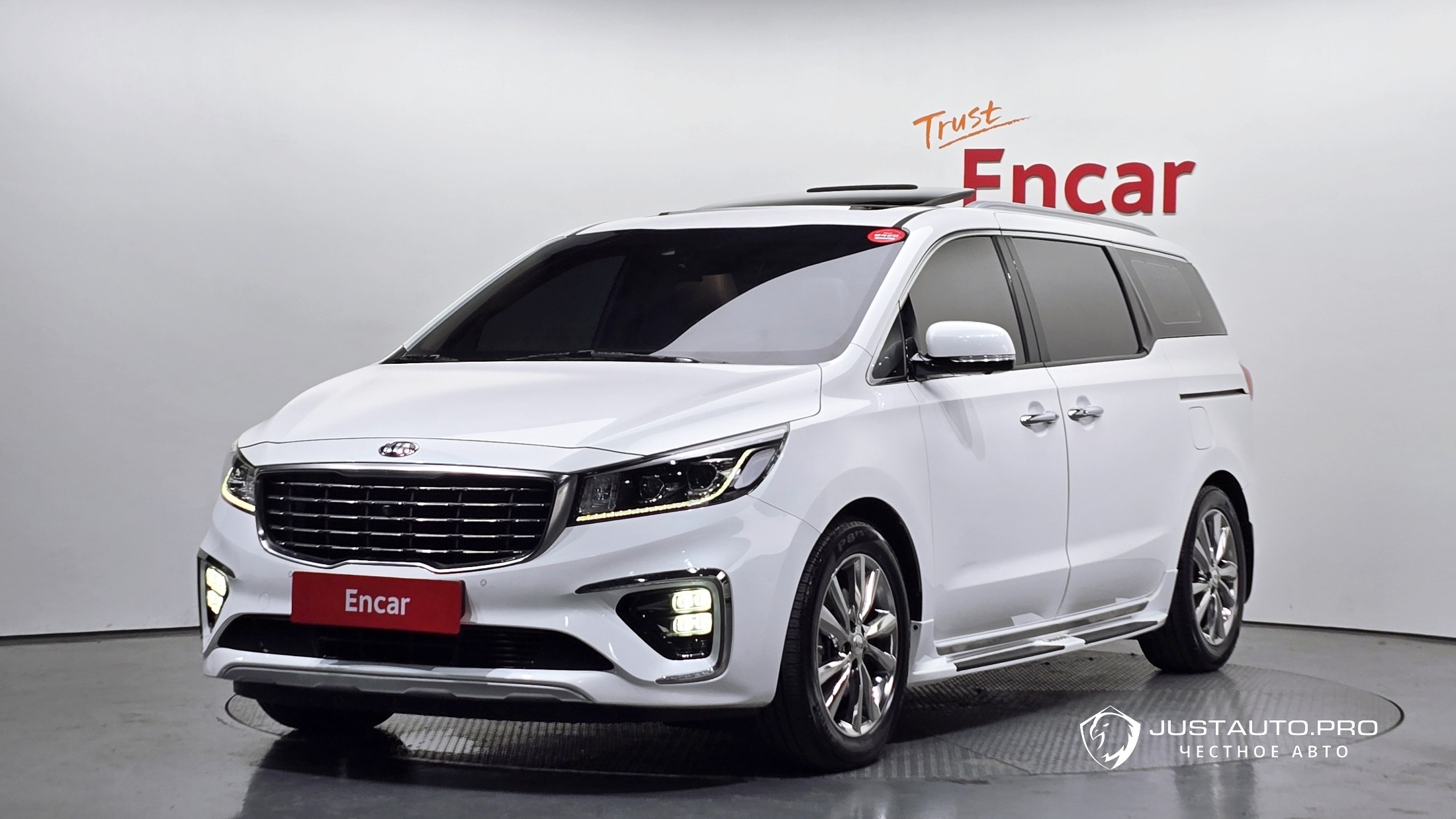 Автомобиль Kia Canival