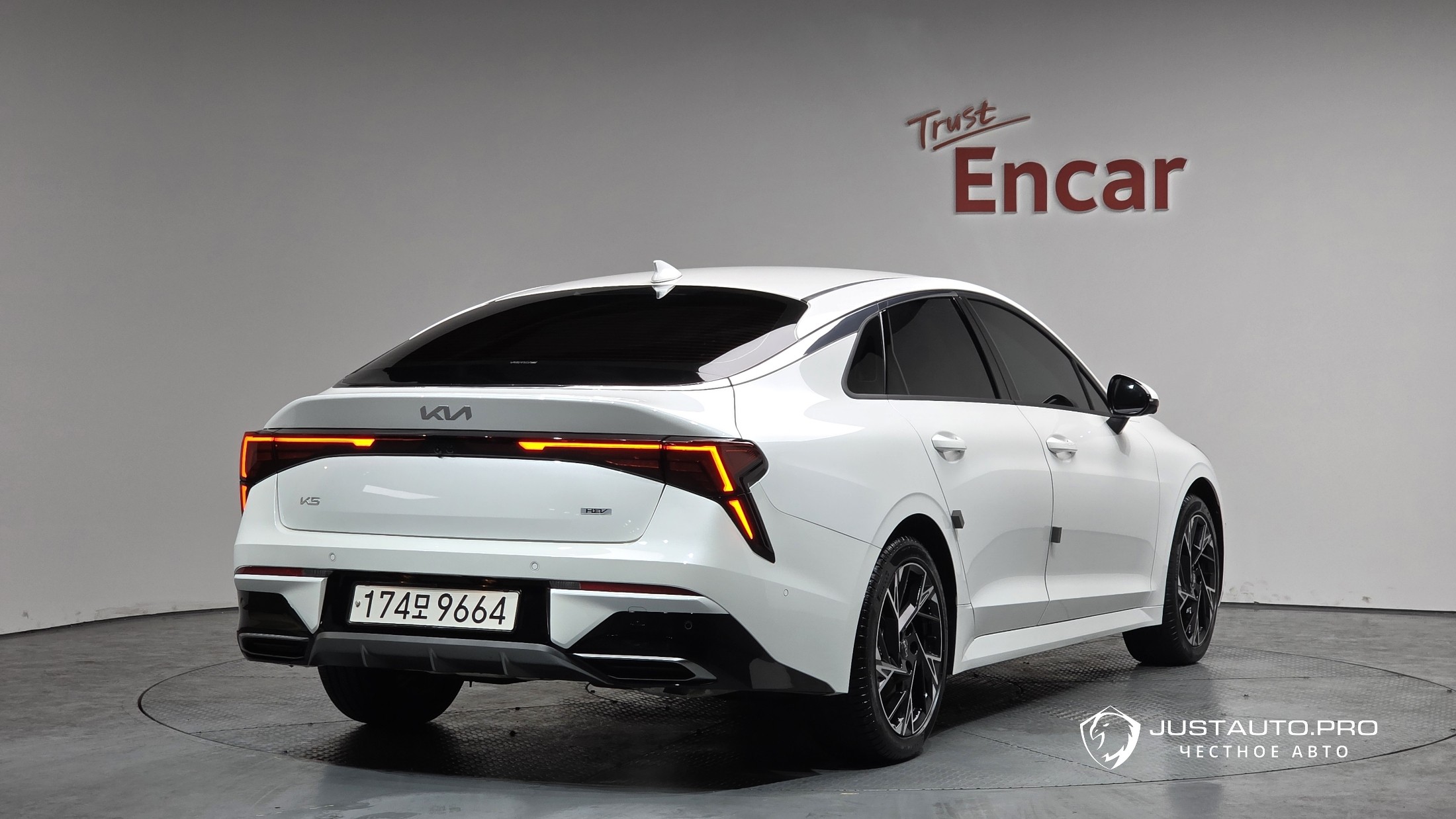 Автомобиль Kia K5