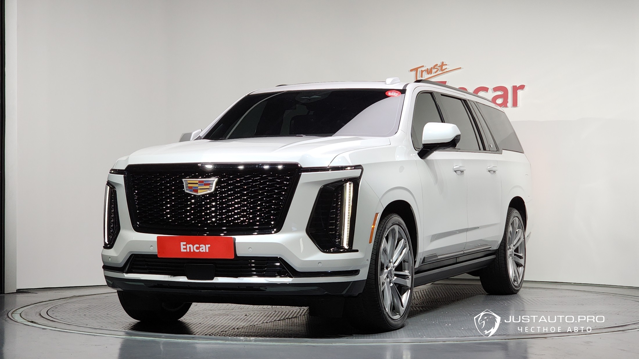 Автомобиль Cadillac Escalade