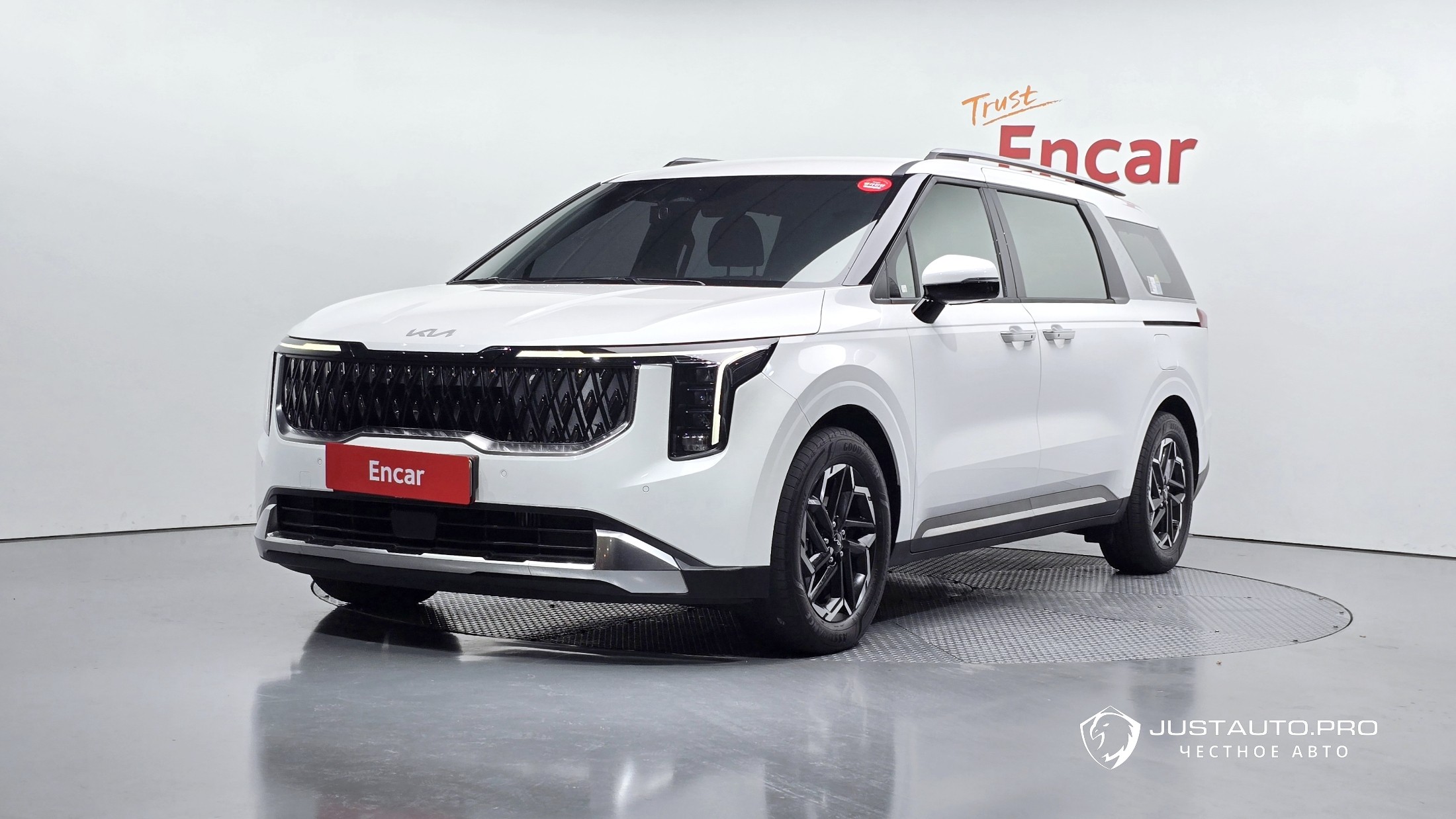 Автомобиль Kia Canival