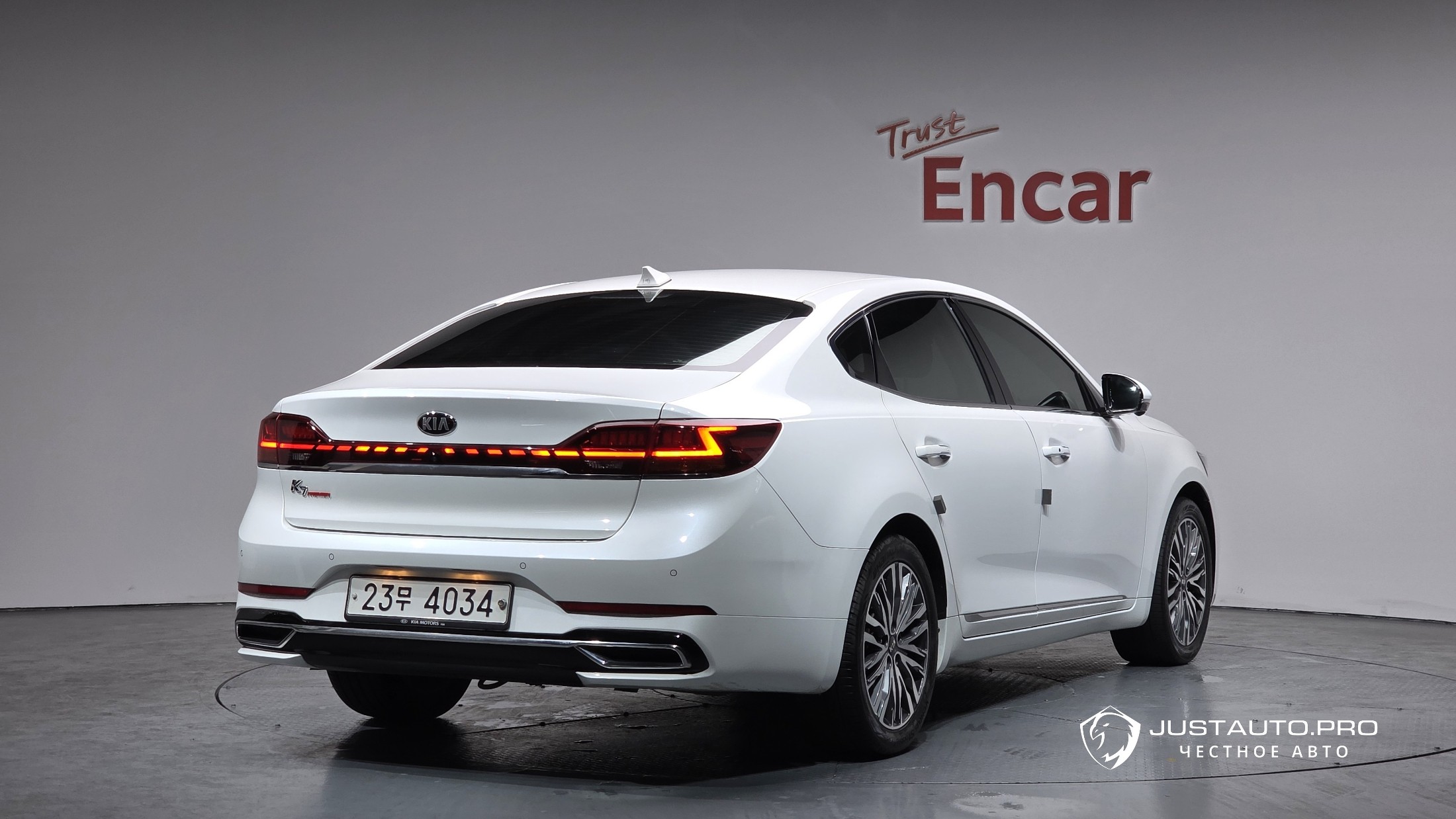 Автомобиль Kia K7