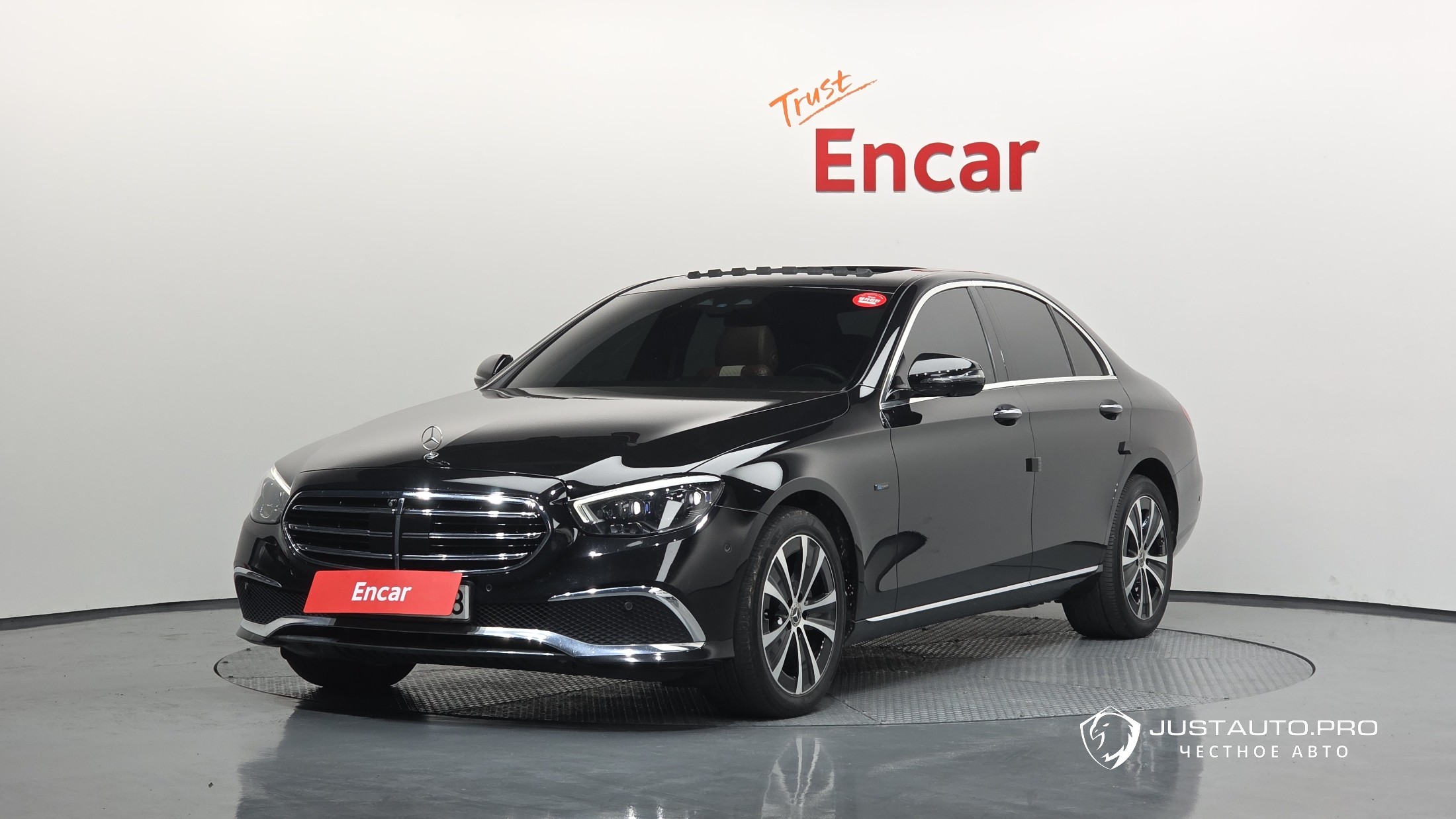 Автомобиль Mercedes-Benz E-Class