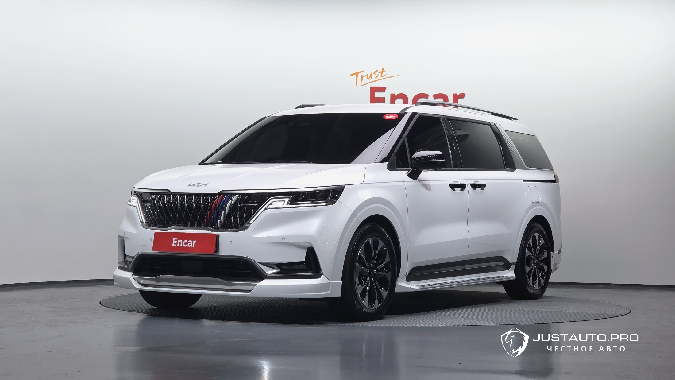 Автомобиль Kia Canival