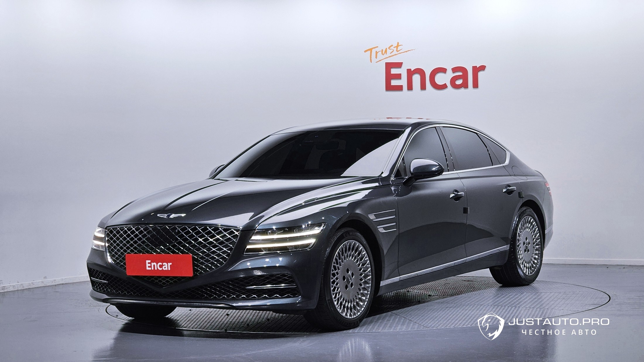 Автомобиль Genesis G80