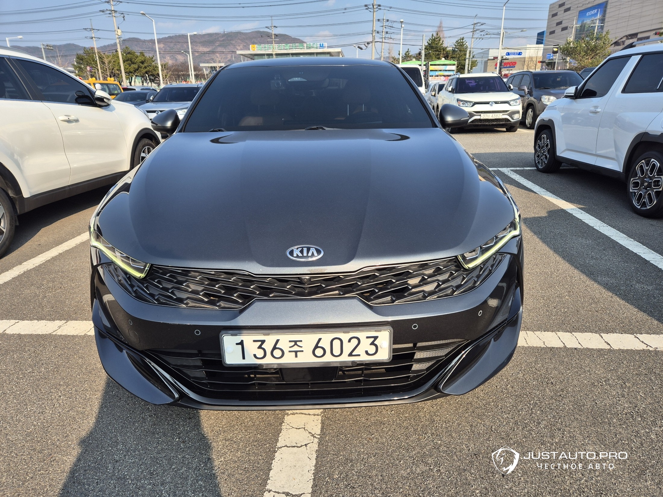 Автомобиль Kia K5