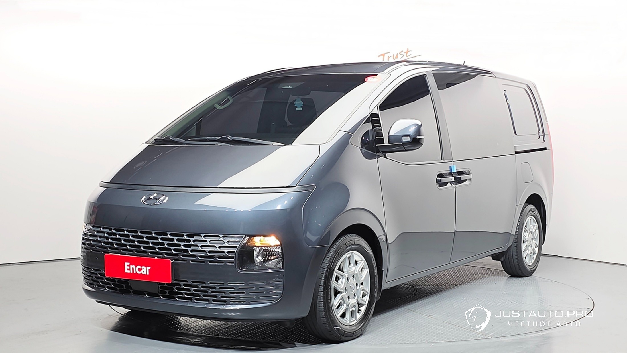 Автомобиль Hyundai Staria