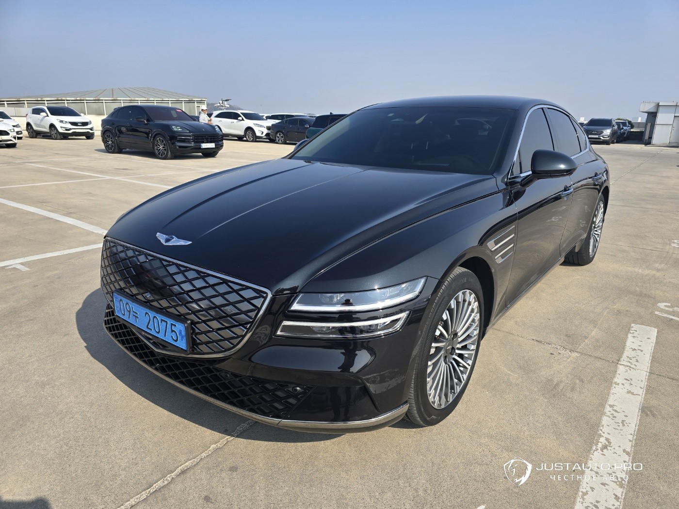 Автомобиль Genesis G80