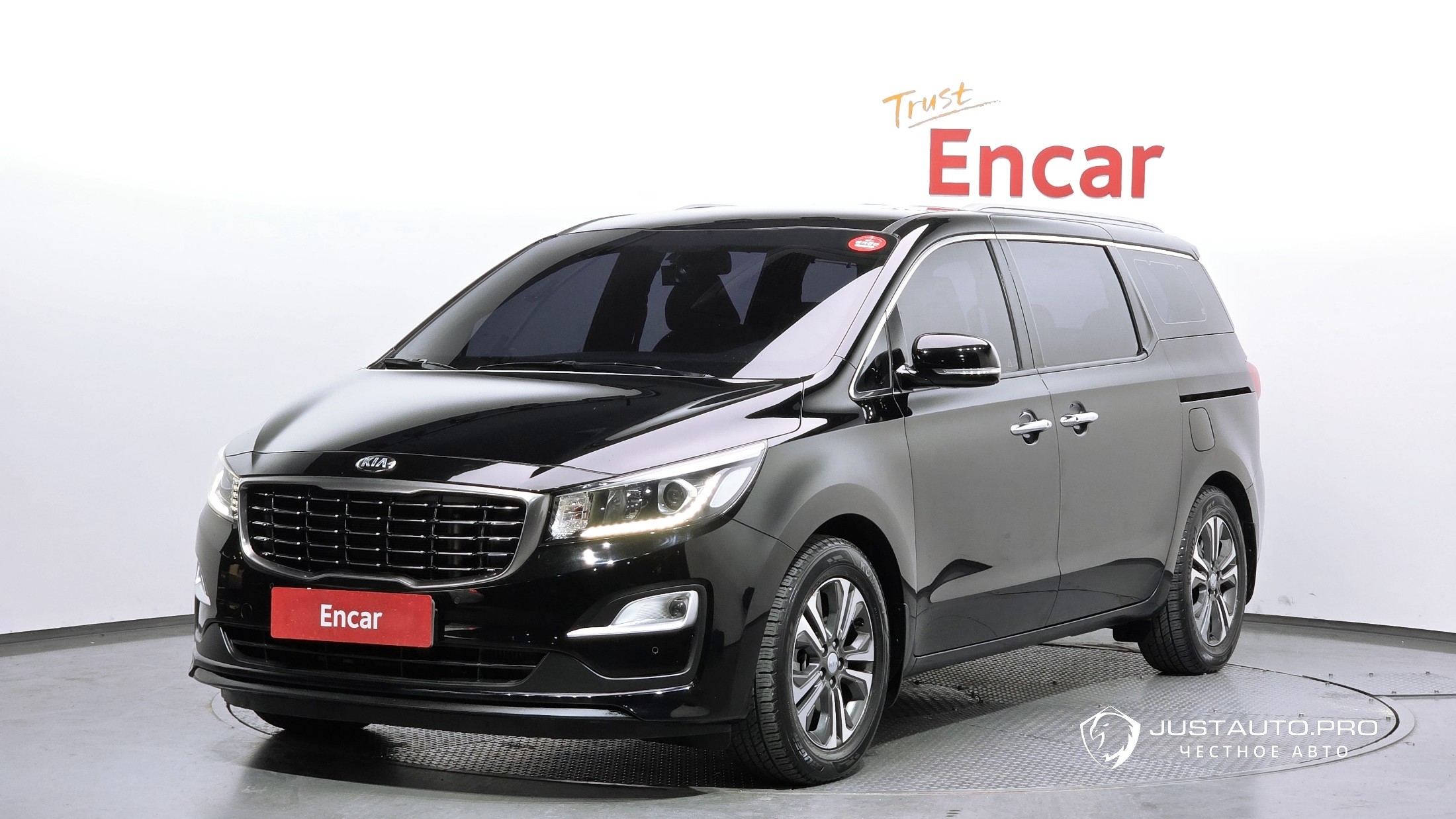 Автомобиль Kia Canival