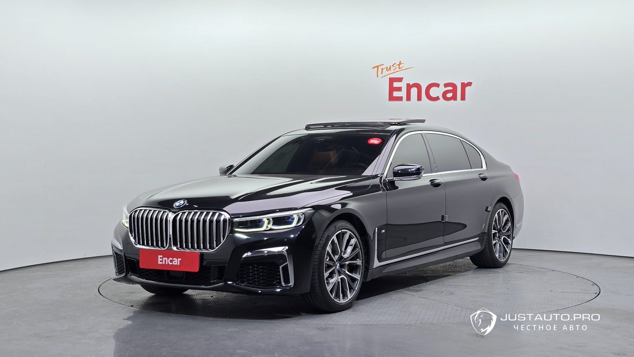Автомобиль BMW 7-Series