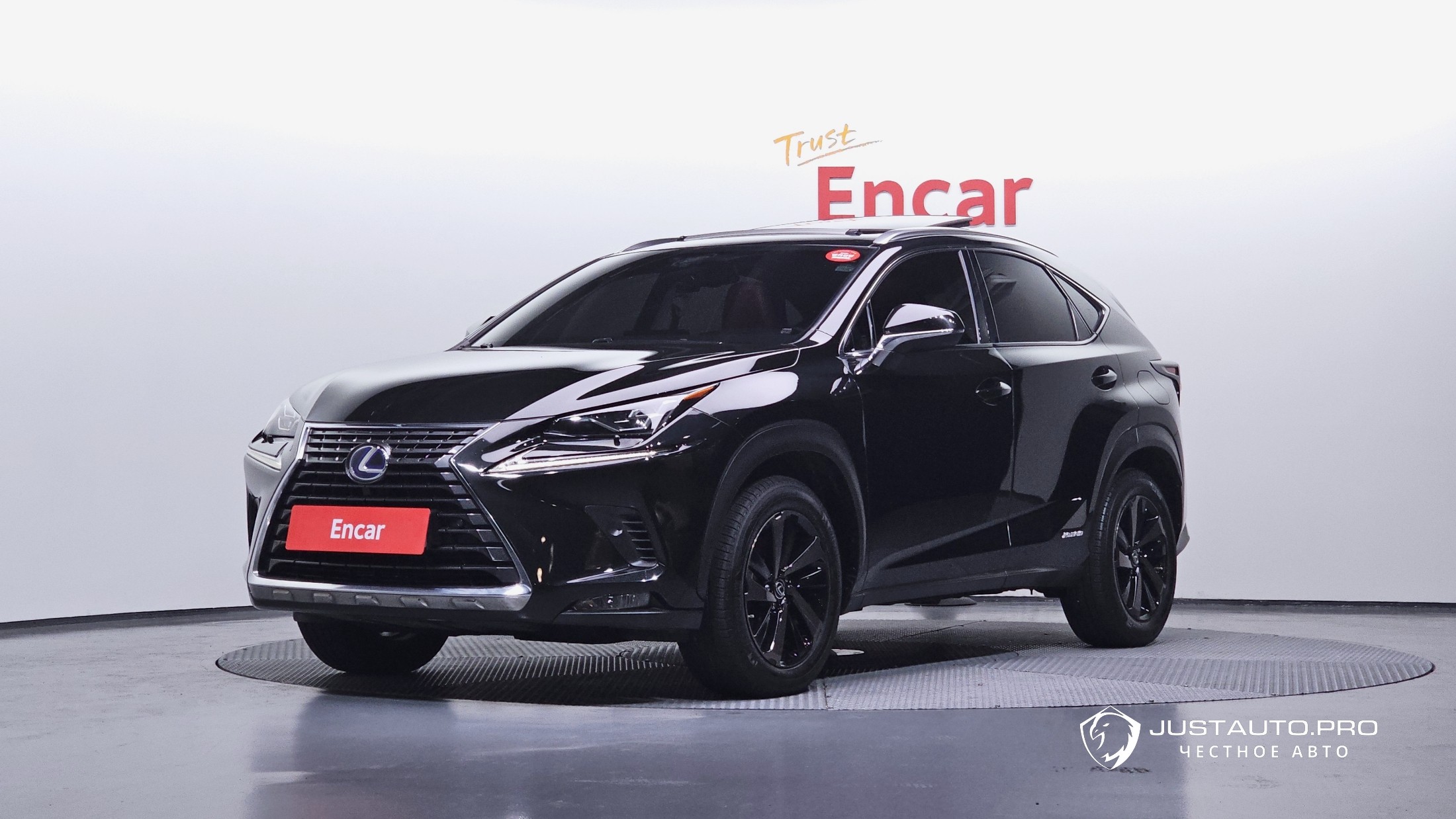 Автомобиль Lexus NX