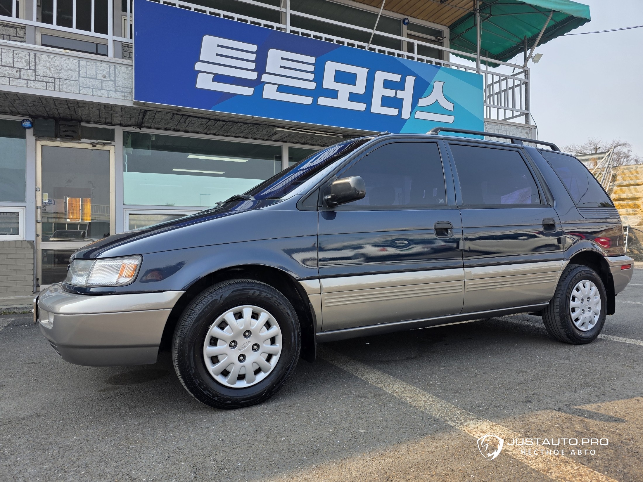 Автомобиль Hyundai Santamo