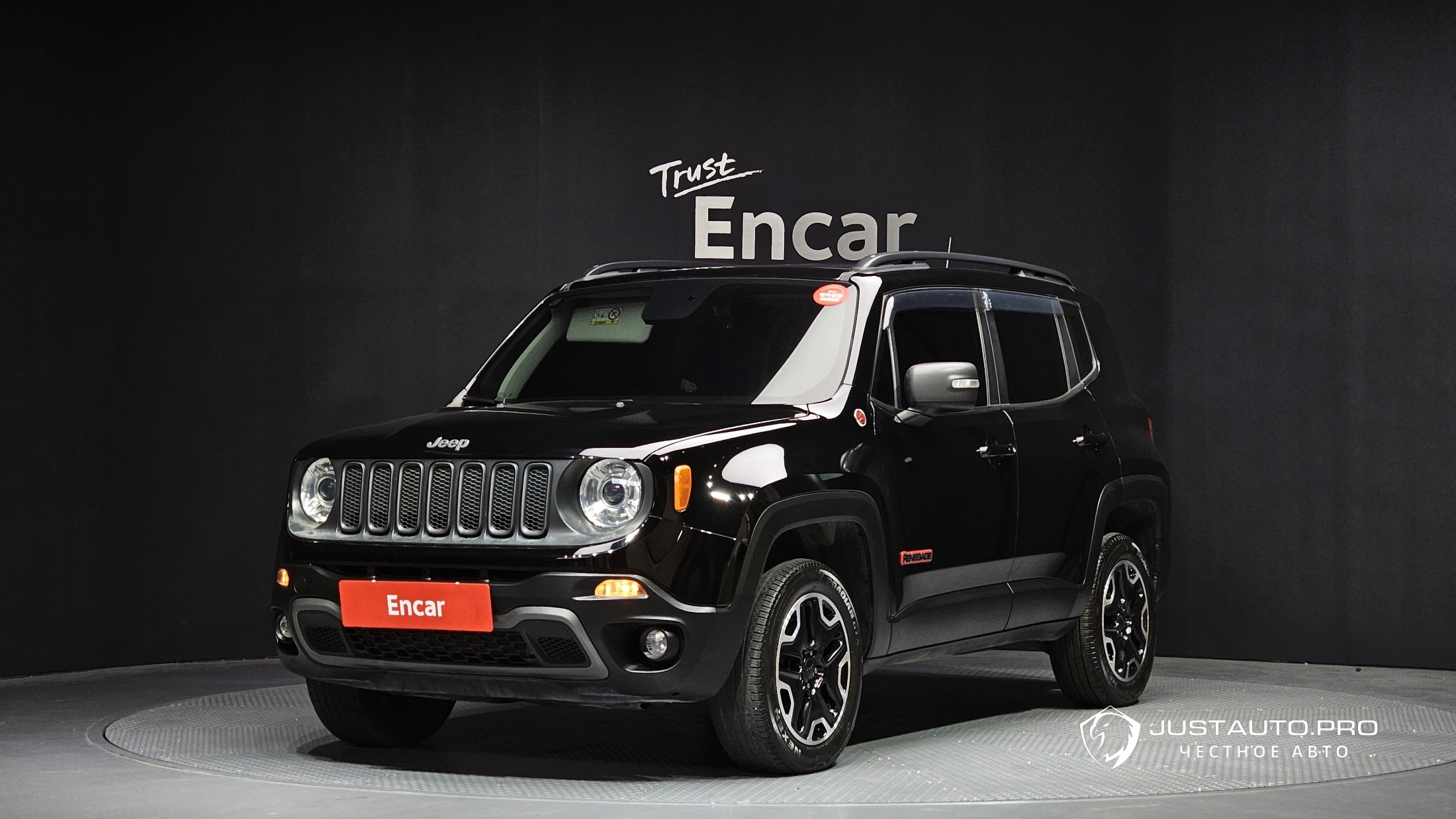 Автомобиль Jeep Renegade
