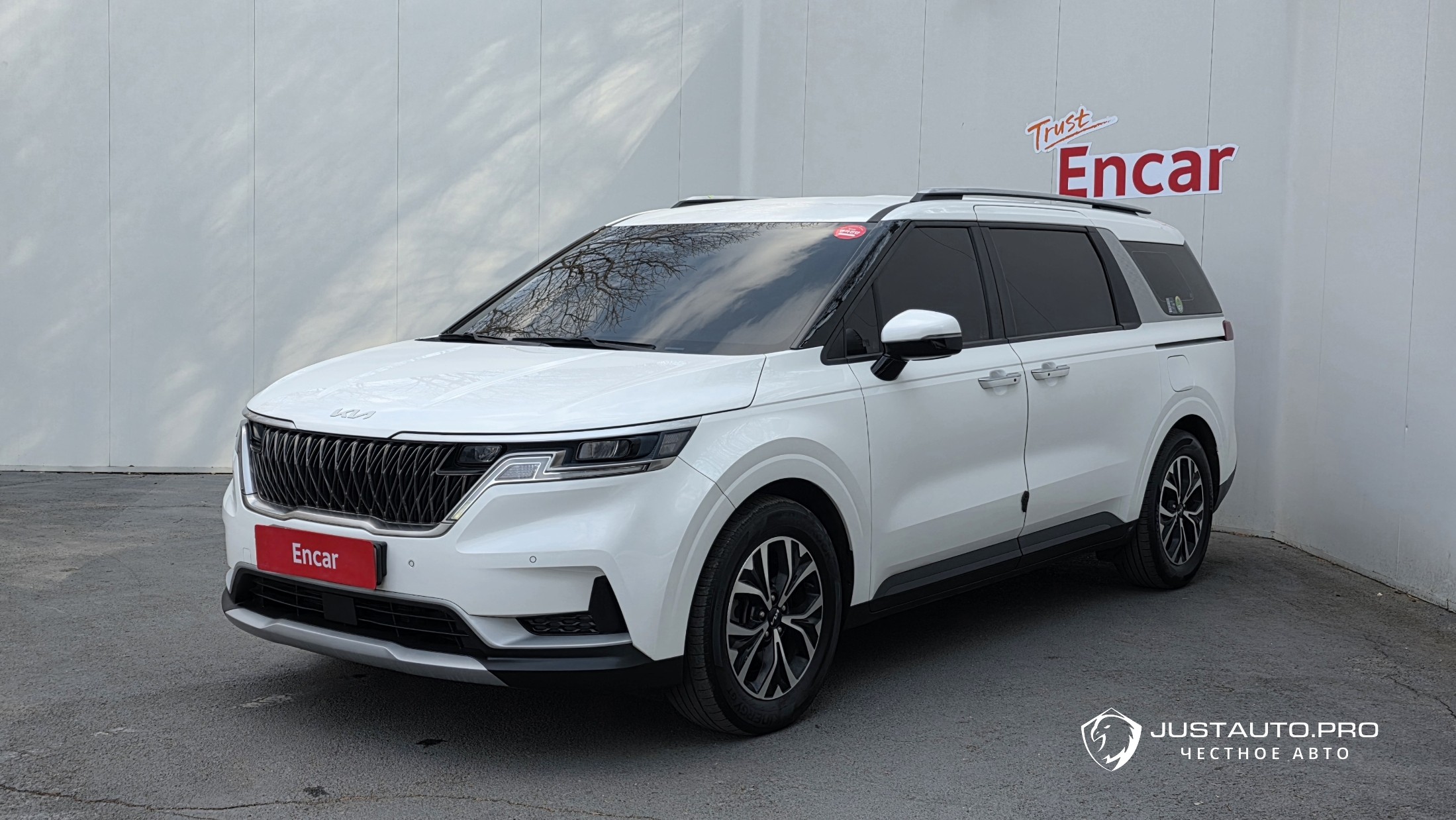 Автомобиль Kia Canival