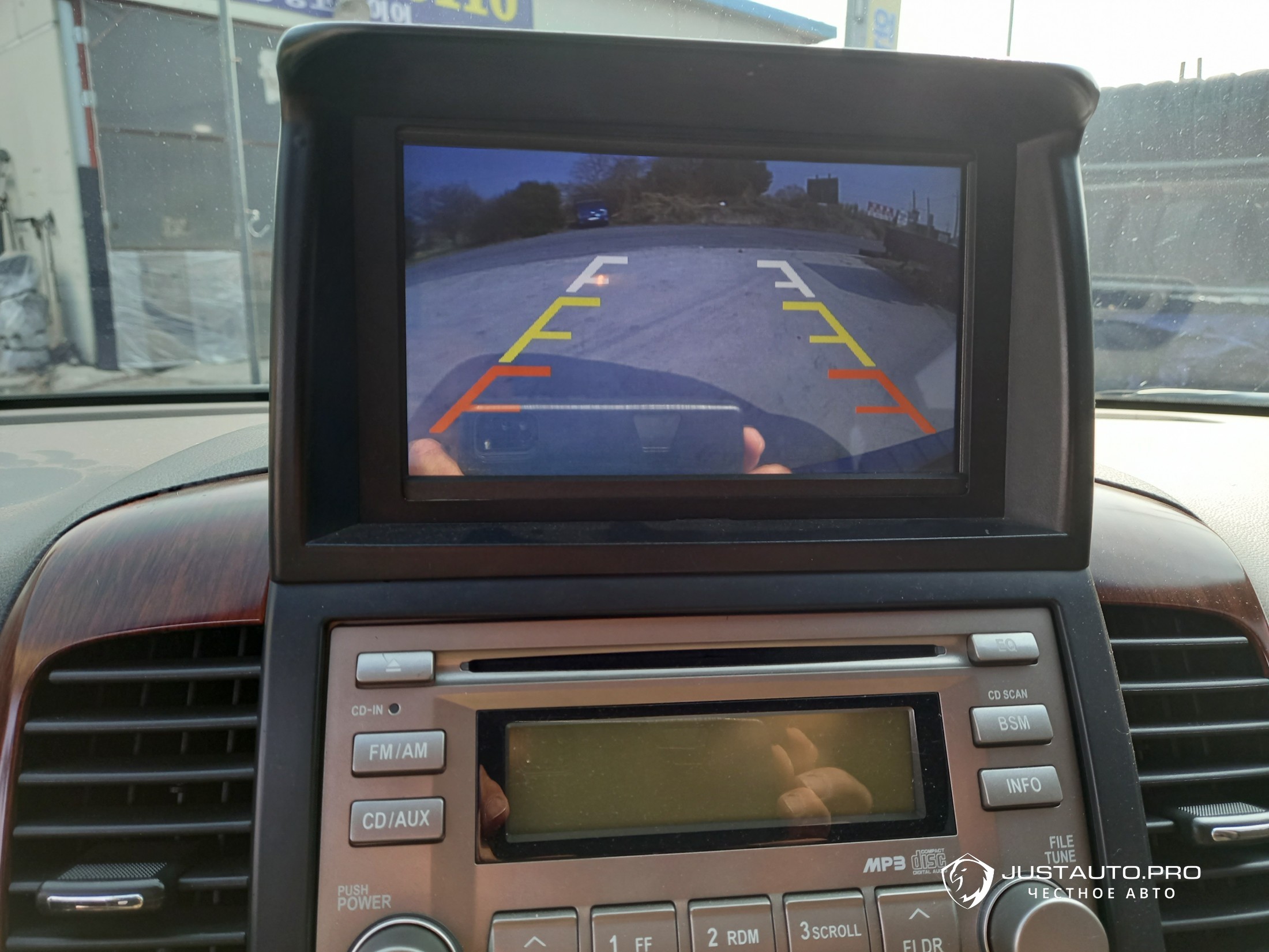 Автомобиль Kia Canival