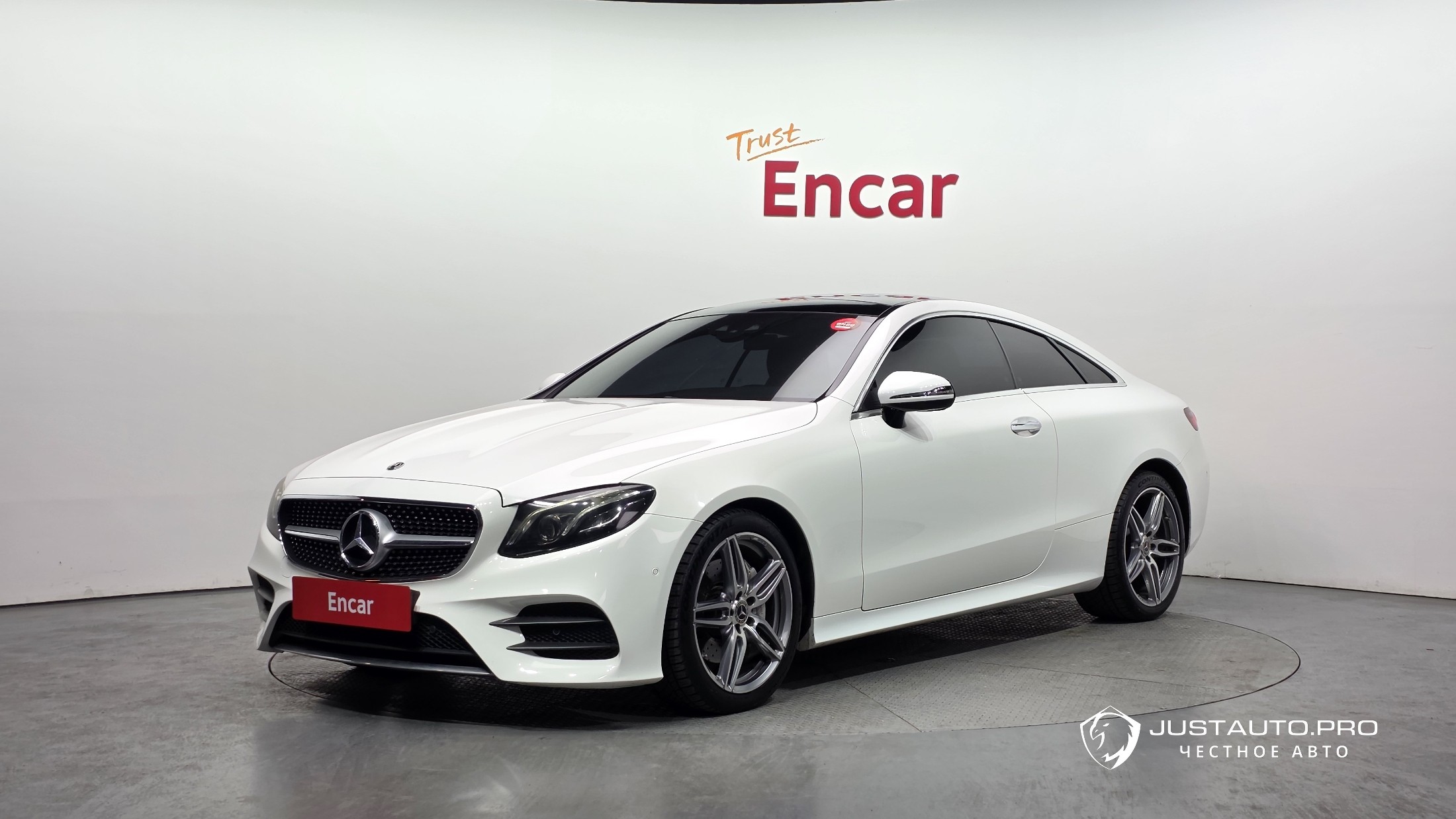 Автомобиль Mercedes-Benz E-Class