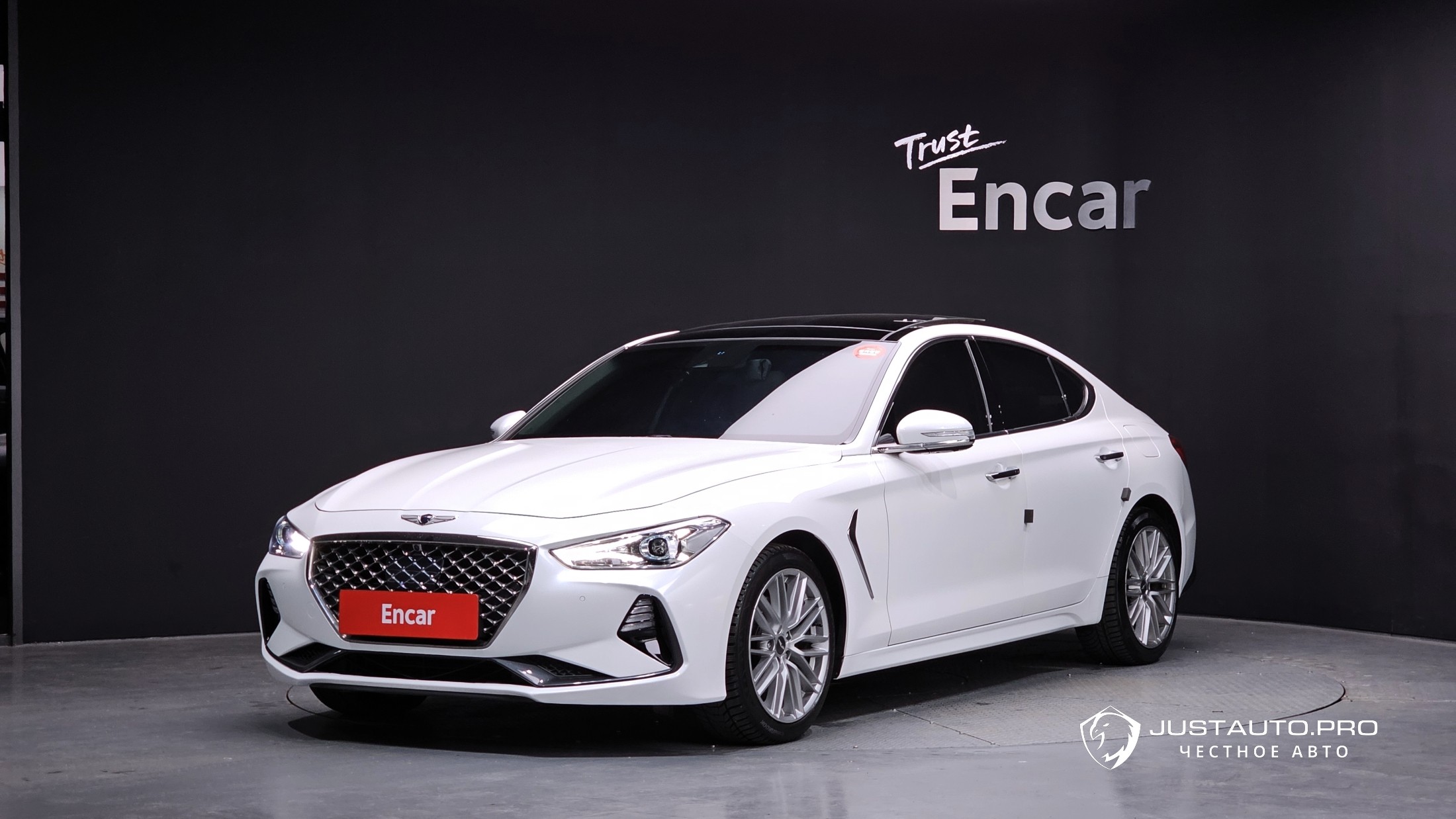 Автомобиль Genesis G70