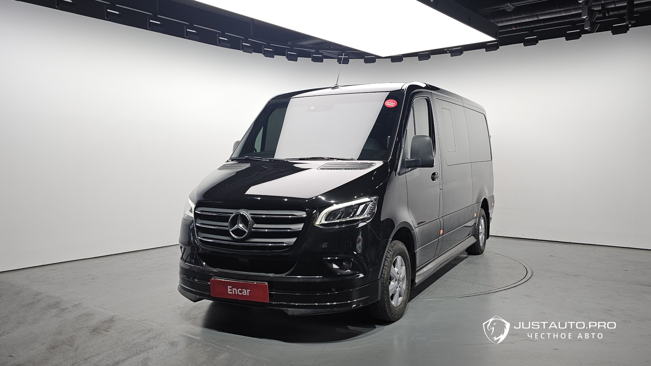 Автомобиль Mercedes-Benz Sprinter