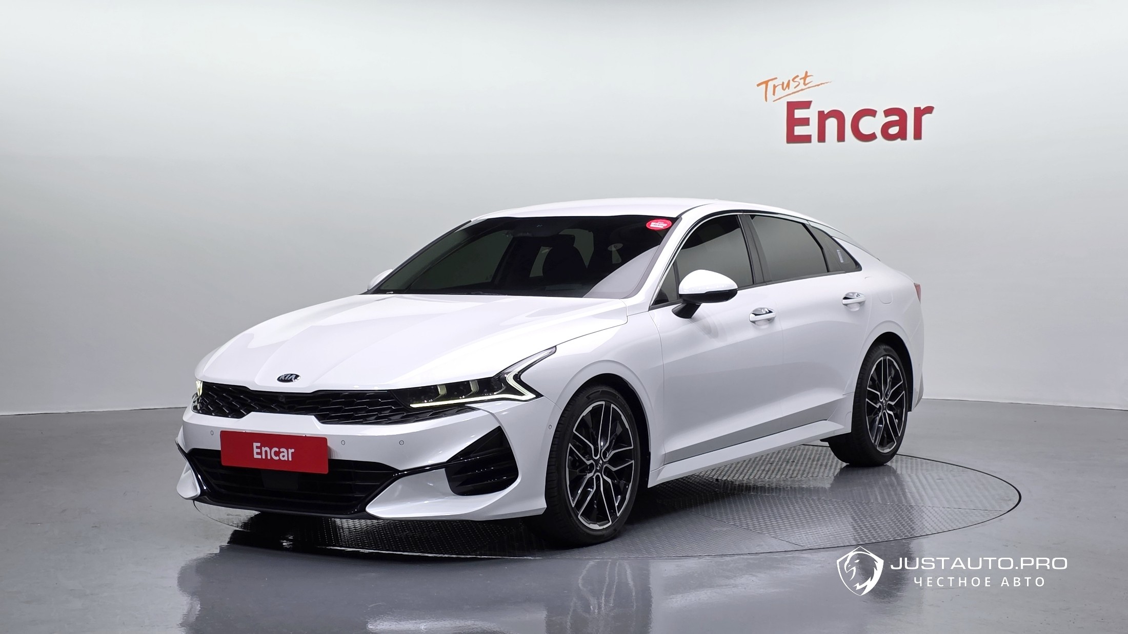 Автомобиль Kia K5