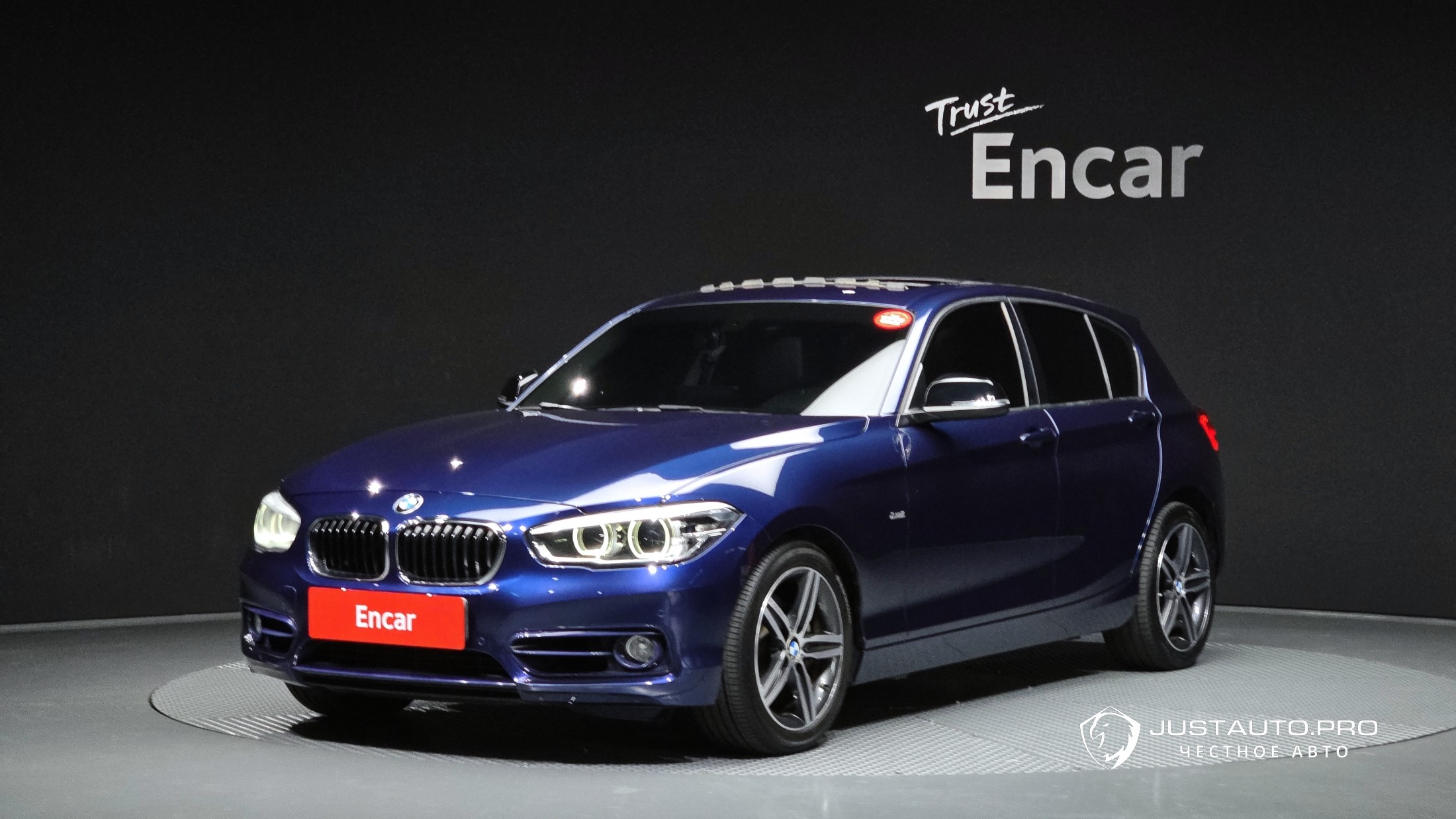 Автомобиль BMW 1-Series