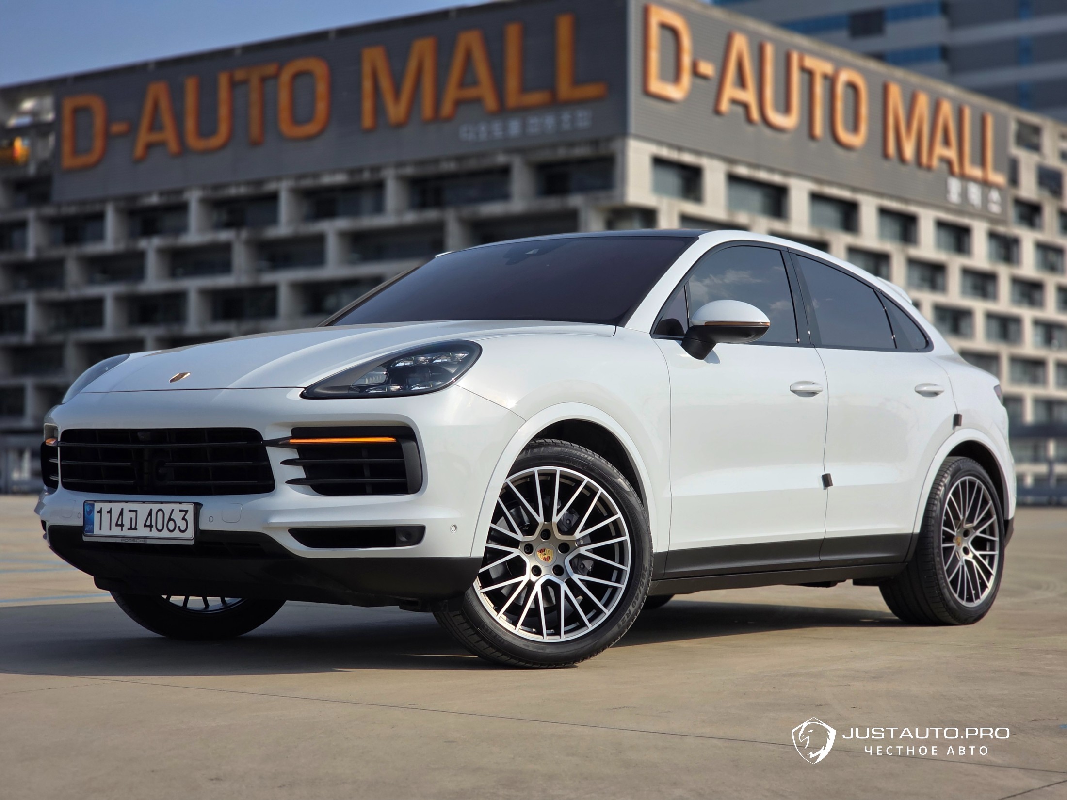 Автомобиль Porsche Cayenne