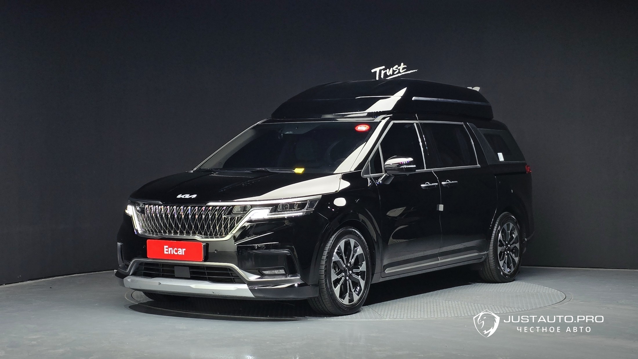 Автомобиль Kia Canival