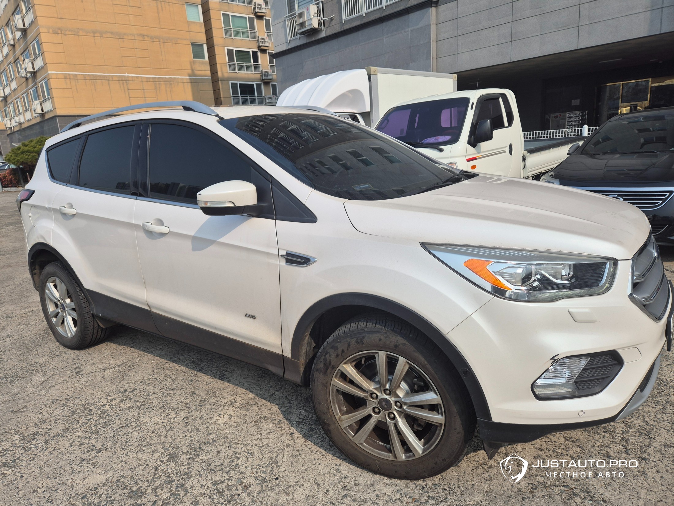 Автомобиль Ford Kuga