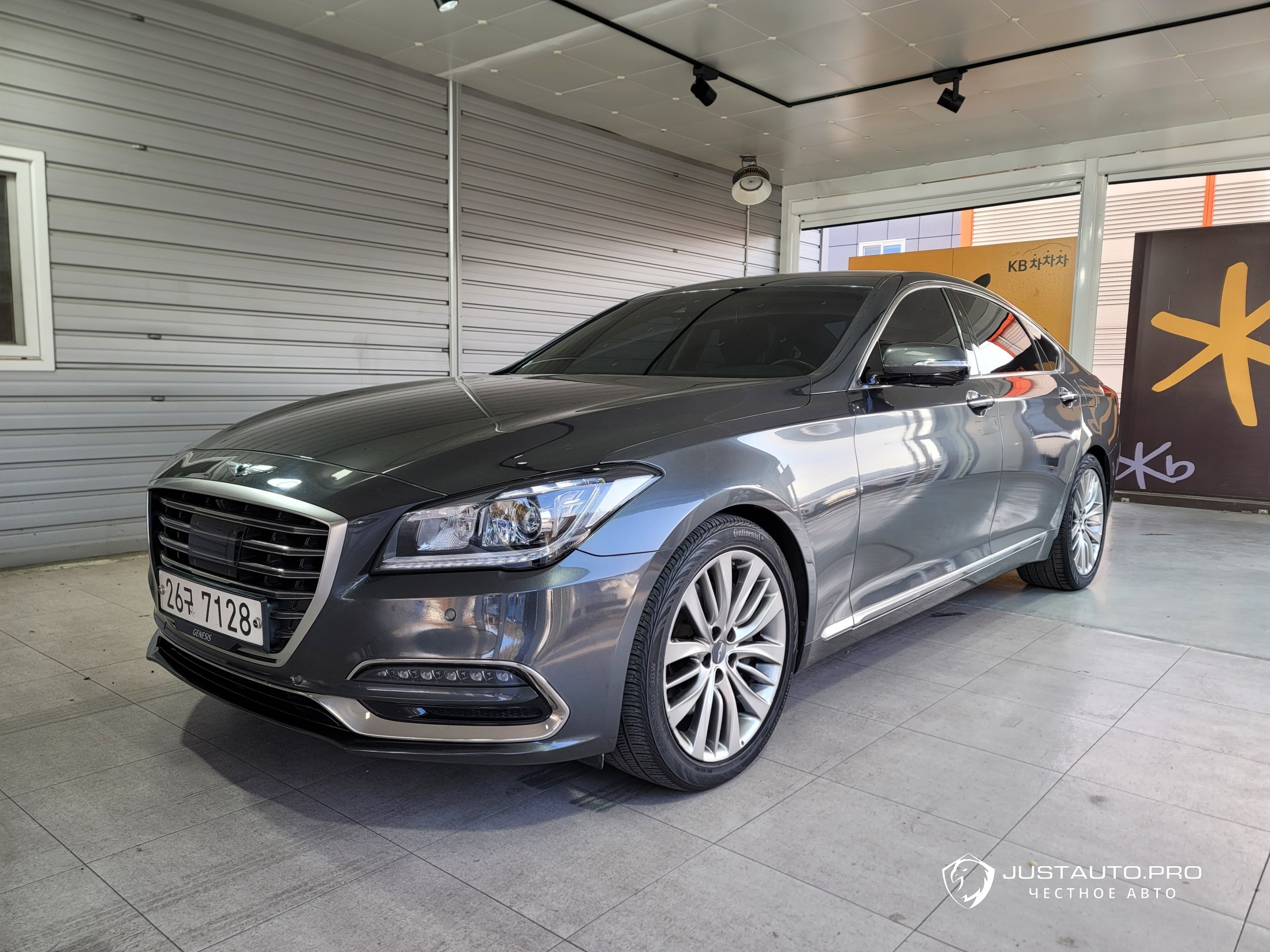 Автомобиль Genesis G80