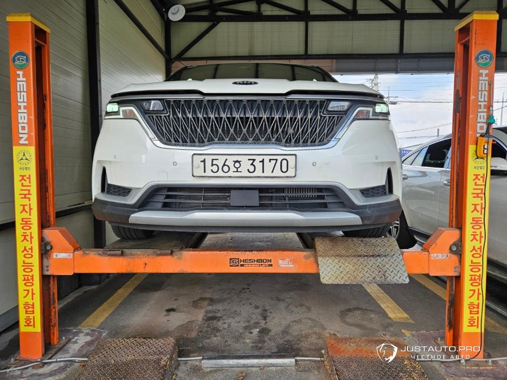 Автомобиль Kia Canival