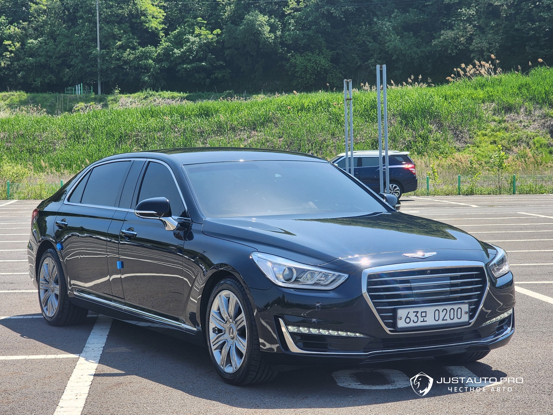 Автомобиль Genesis EQ900