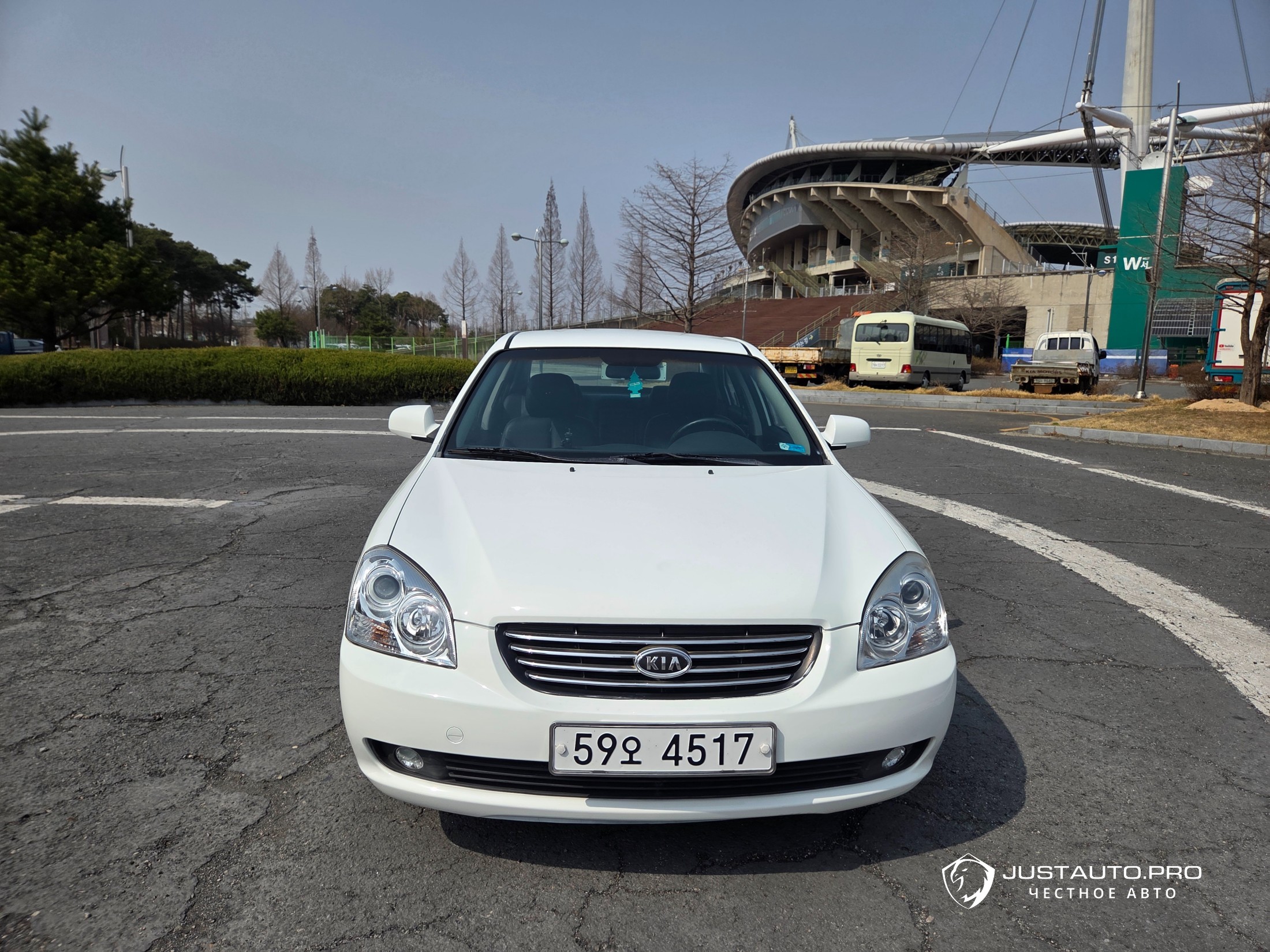 Автомобиль Kia LOTZE