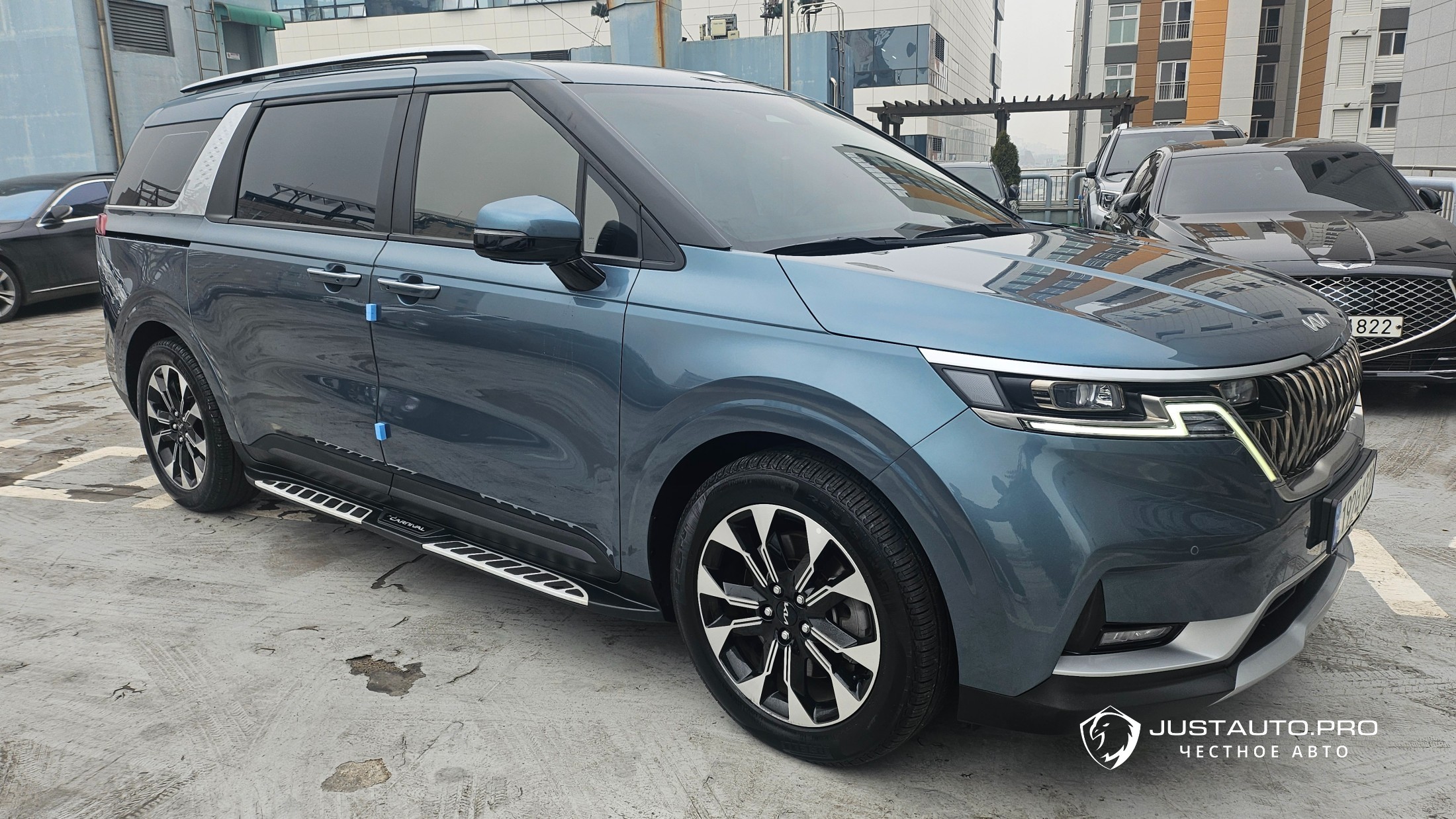 Автомобиль Kia Canival