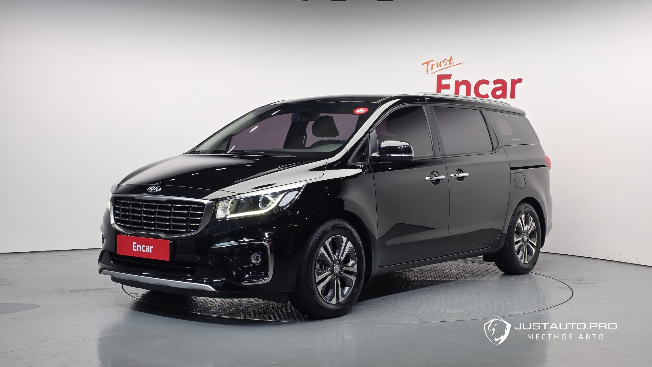 Автомобиль Kia Canival