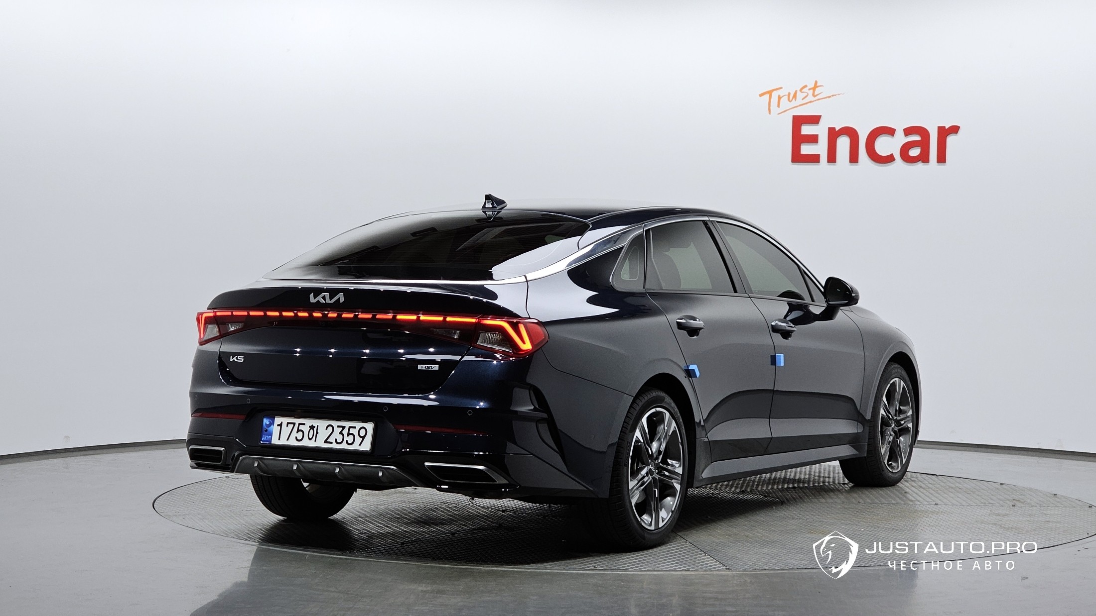 Автомобиль Kia K5