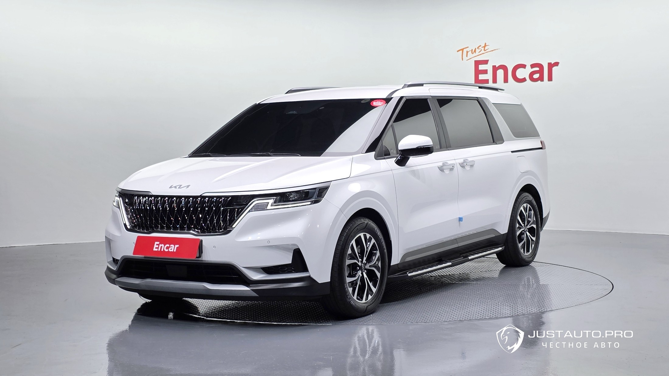 Автомобиль Kia Canival