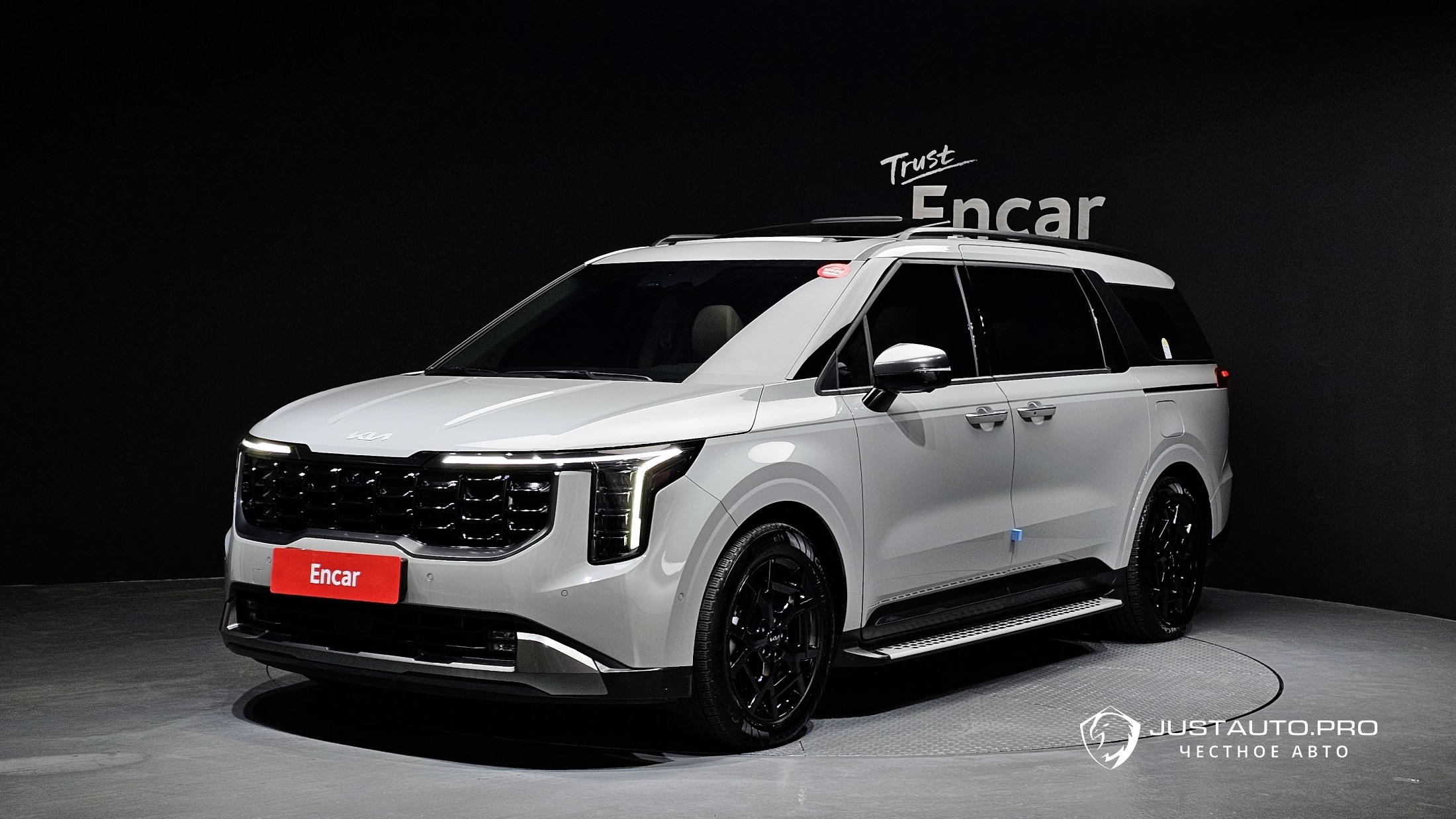 Автомобиль Kia Canival