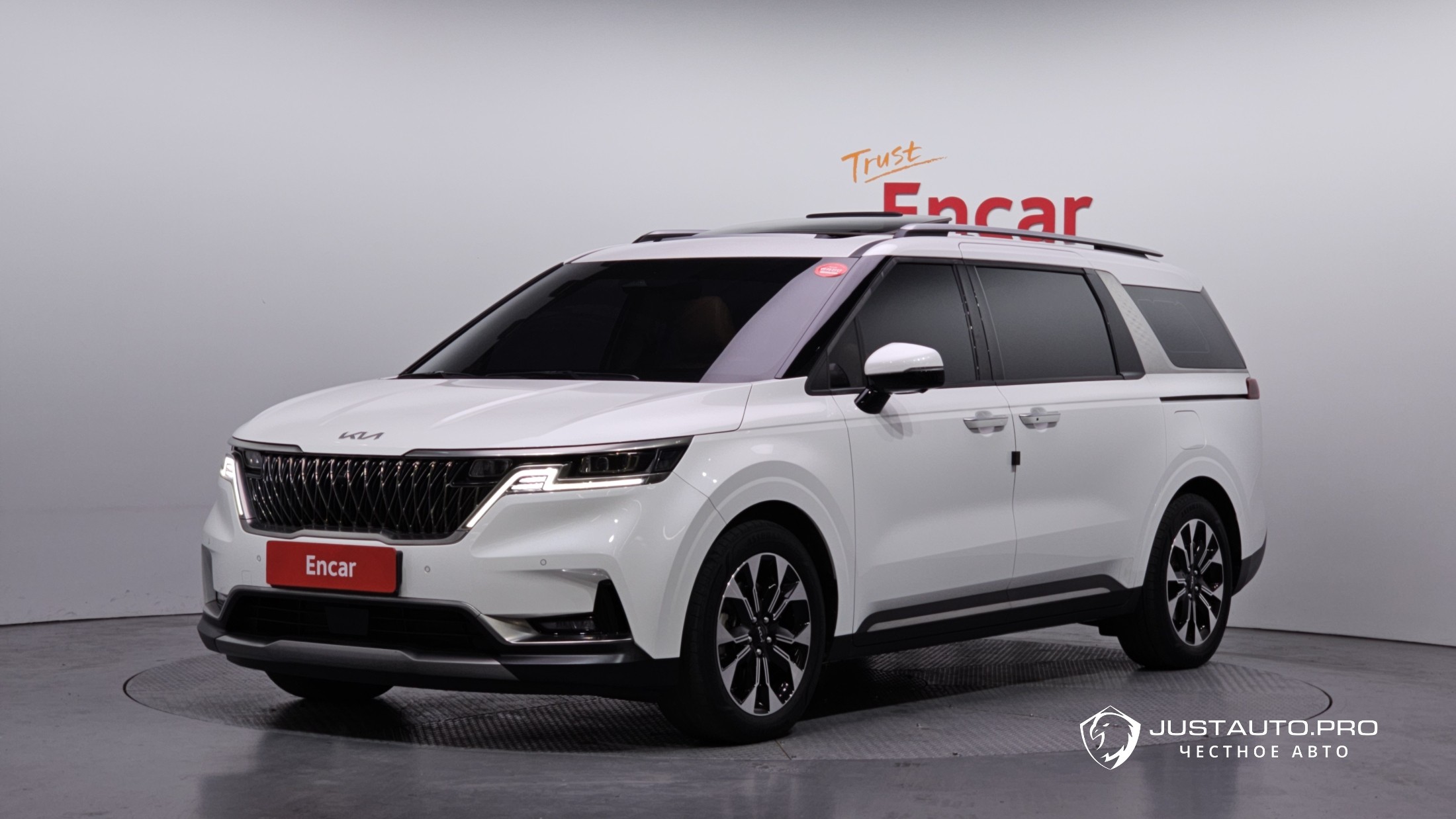 Автомобиль Kia Canival
